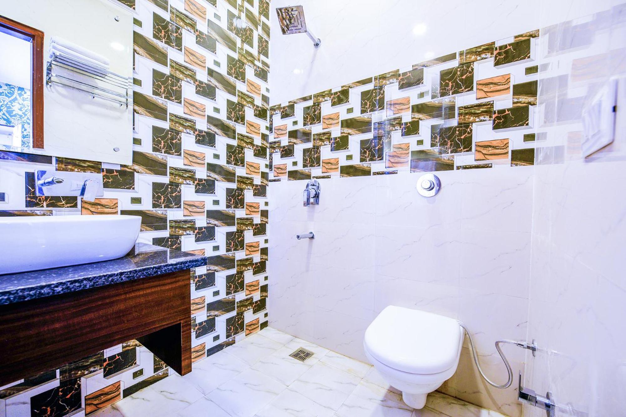 Fabhotel Lohgarh Hotel