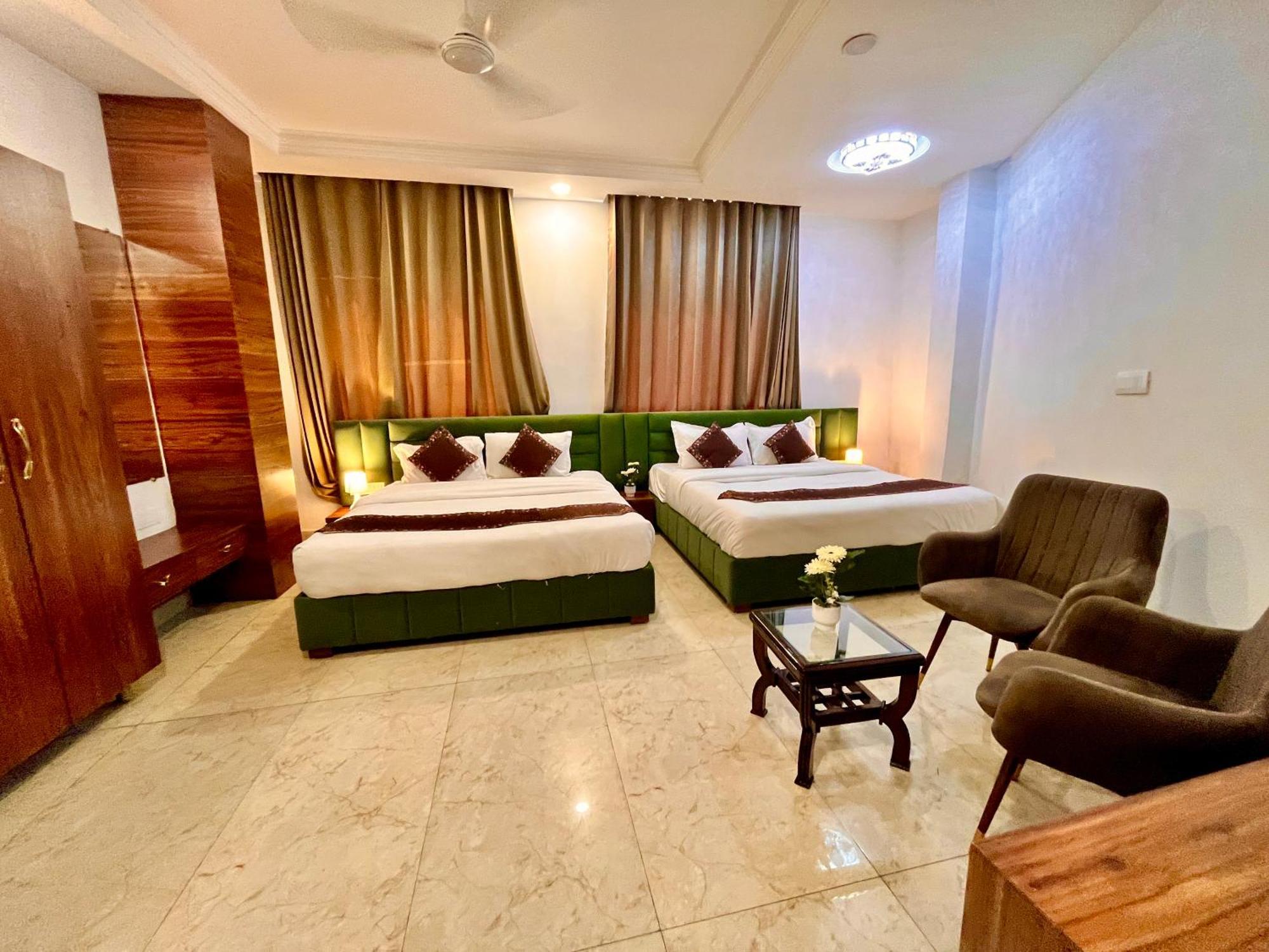 View With Swimming Pool - Best Selling In Near Golden Temple Hotel 4*