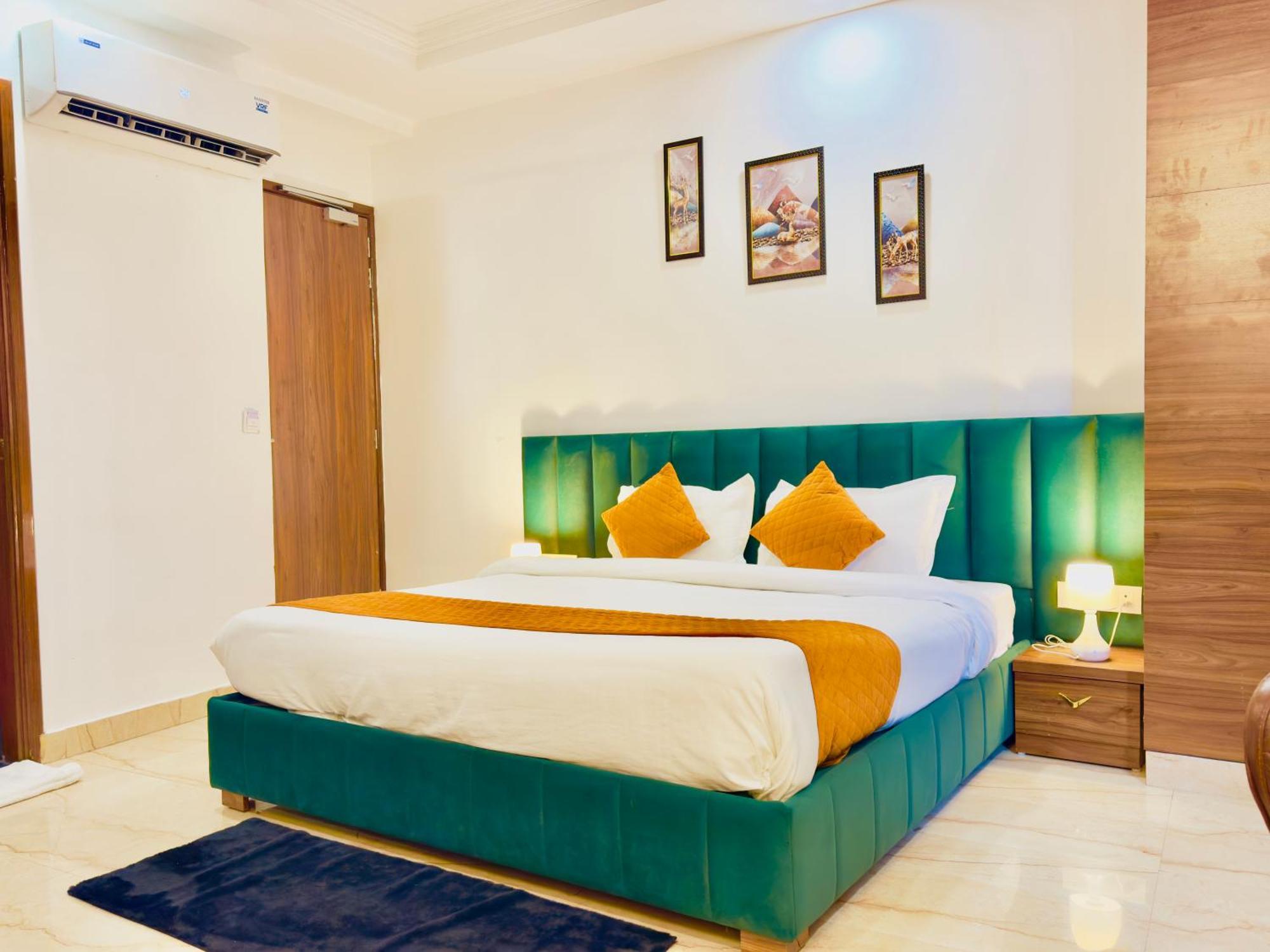 View With Swimming Pool - Best Selling In Near Golden Temple 4*