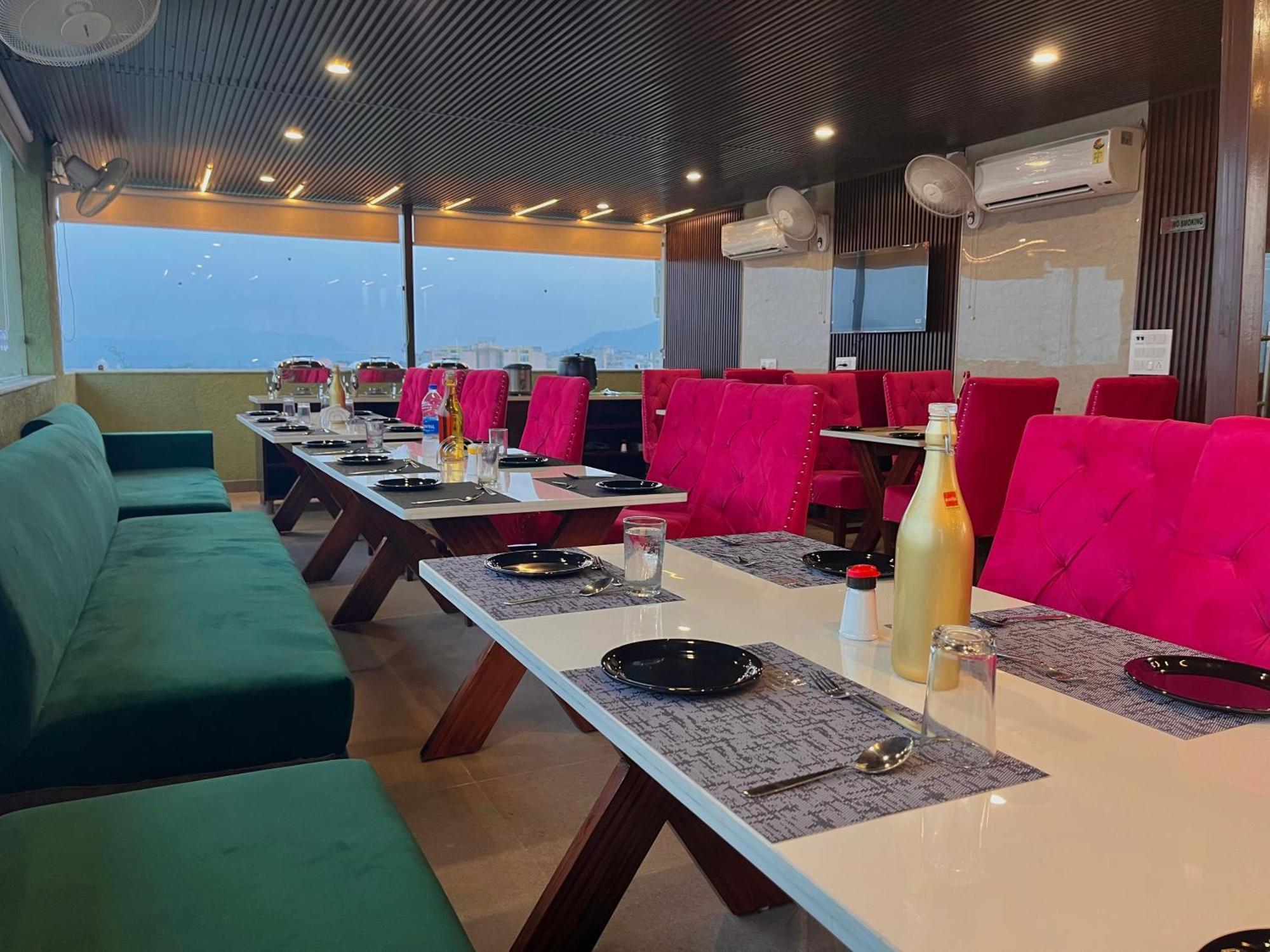 View With Swimming Pool - Best Selling In Near Golden Temple 4* Amritsar