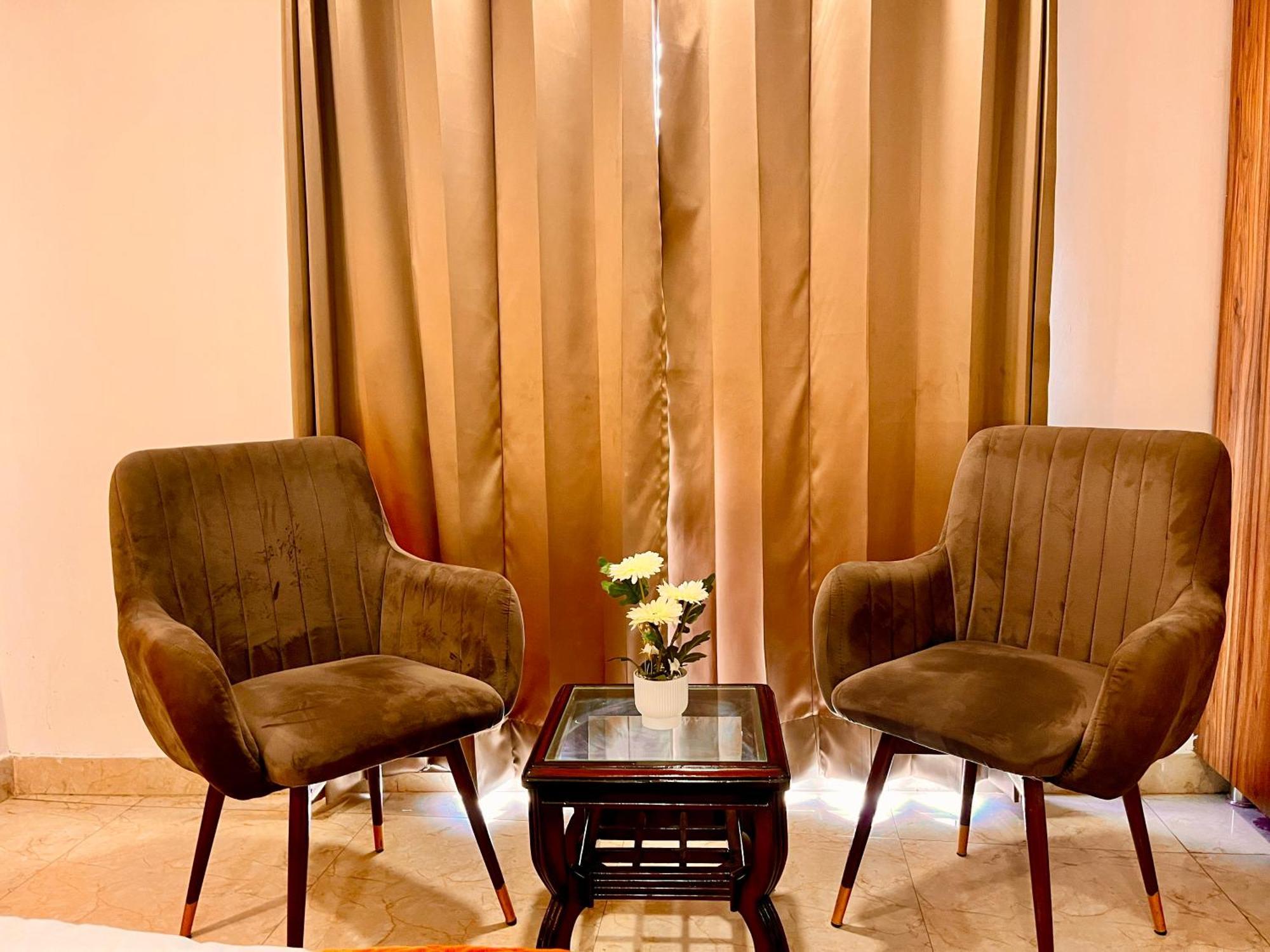 View With Swimming Pool - Best Selling In Near Golden Temple Hotel 4*