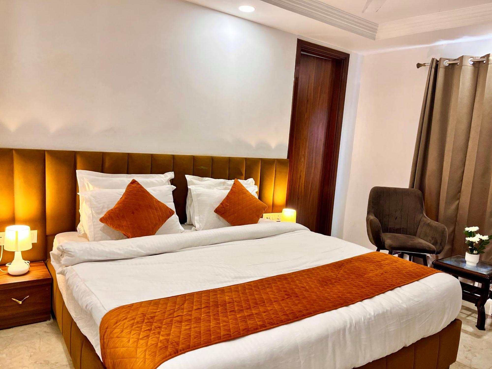 Hotel View With Swimming Pool - Best Selling In Near Golden Temple 4*