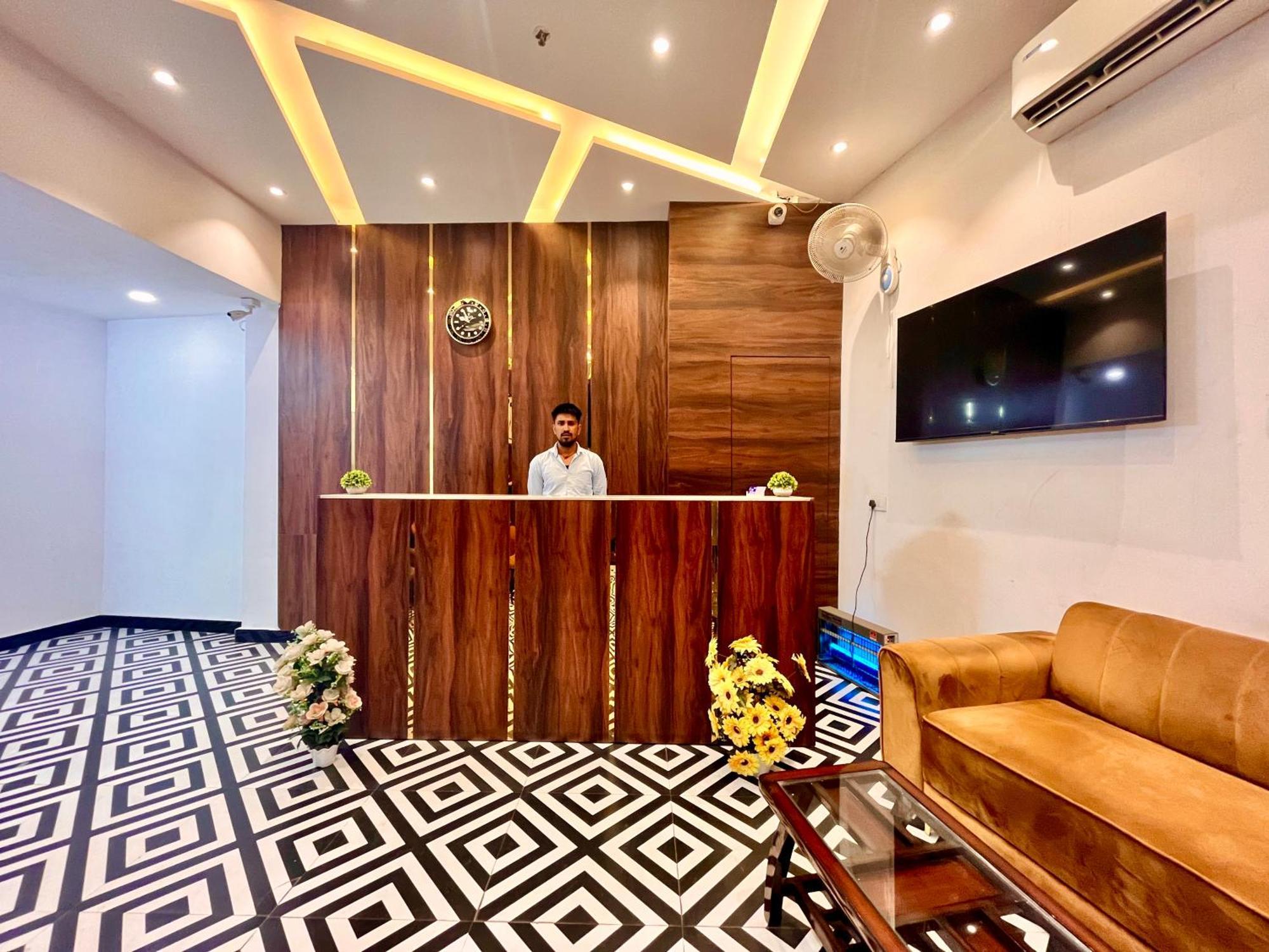 View With Swimming Pool - Best Selling In Near Golden Temple 4* Amritsar