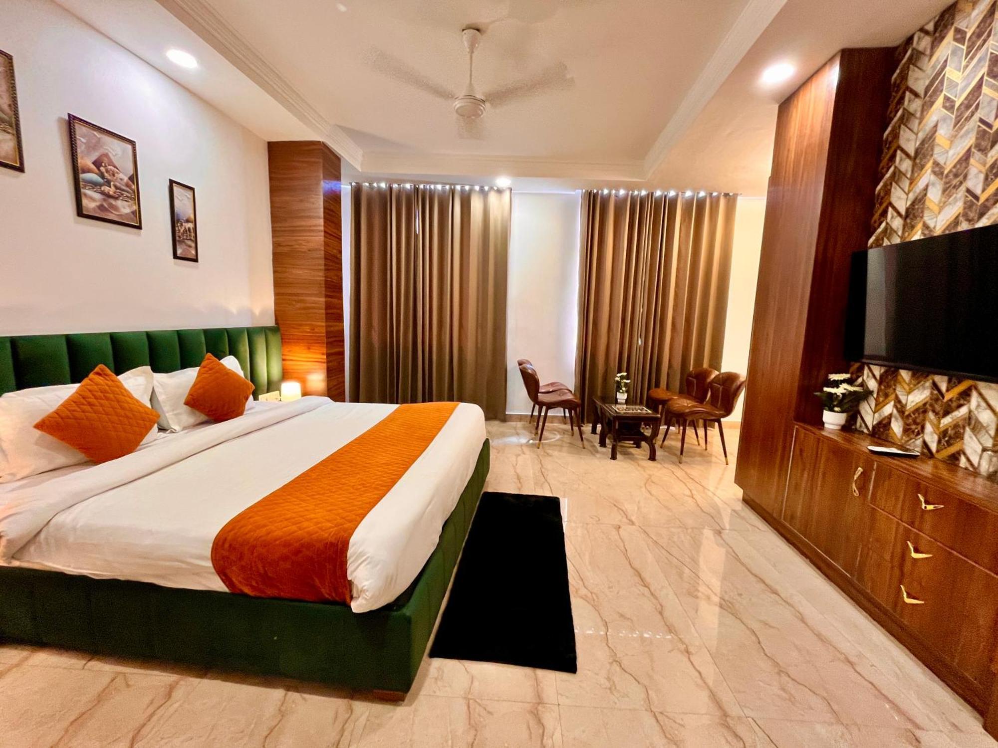 View With Swimming Pool - Best Selling In Near Golden Temple Hotel Amritsar