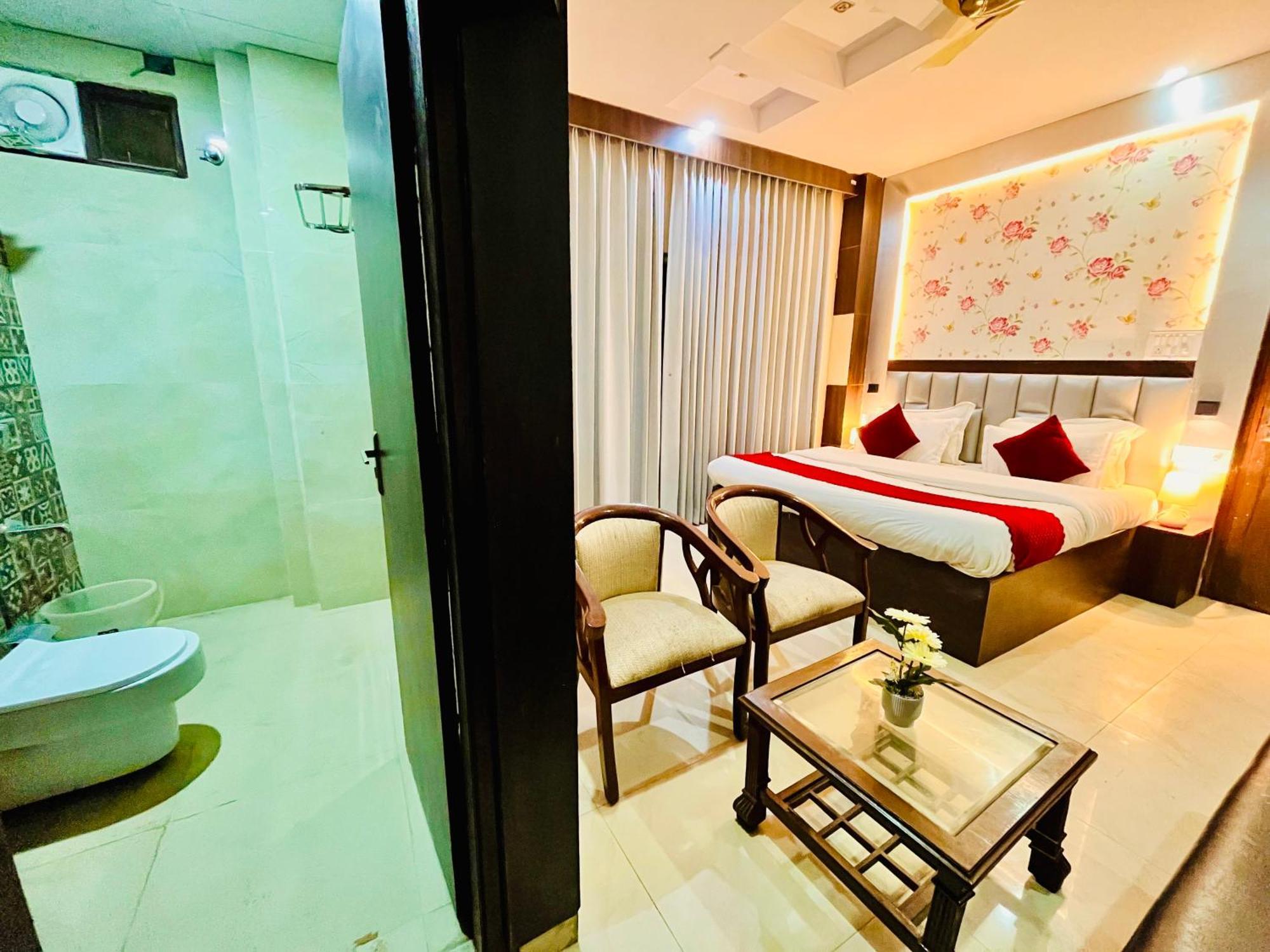 View With Swimming Pool - Best Selling In Near Golden Temple