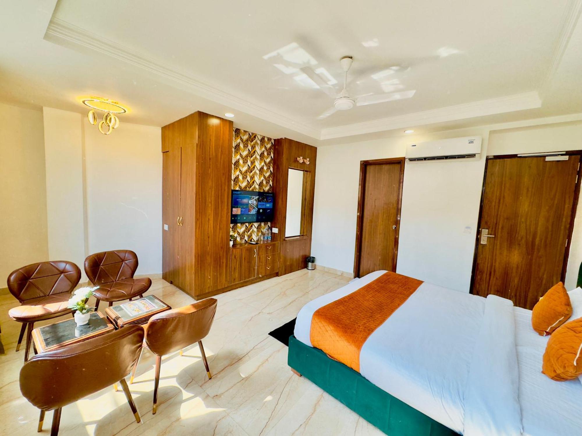 Hotel View With Swimming Pool - Best Selling In Near Golden Temple 4*