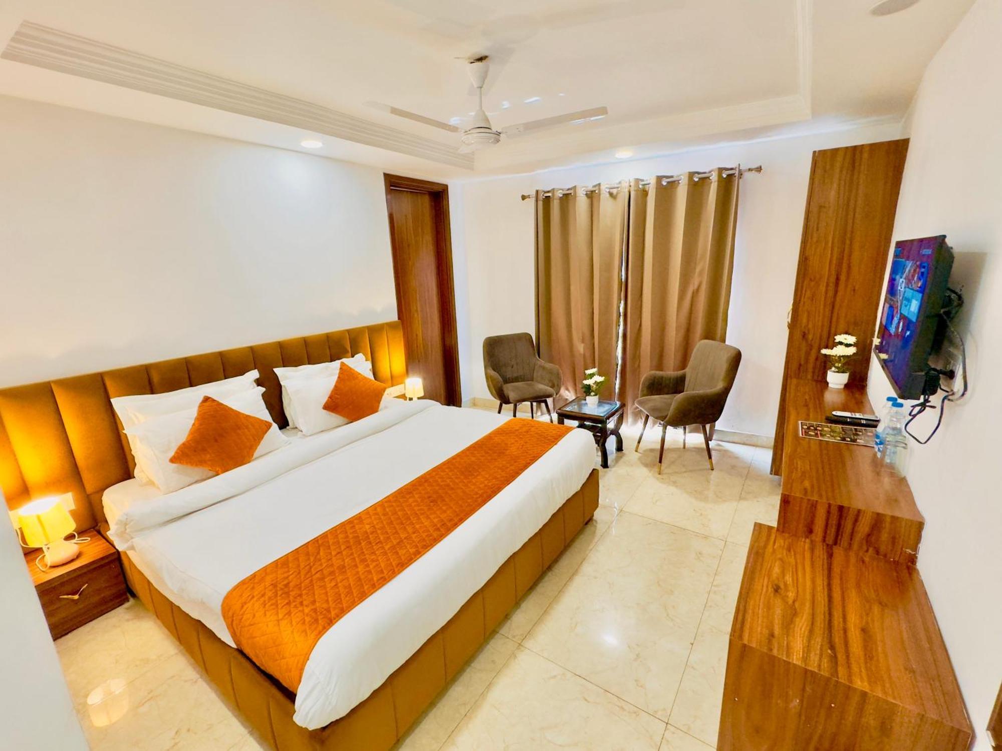 Hotel View With Swimming Pool - Best Selling In Near Golden Temple