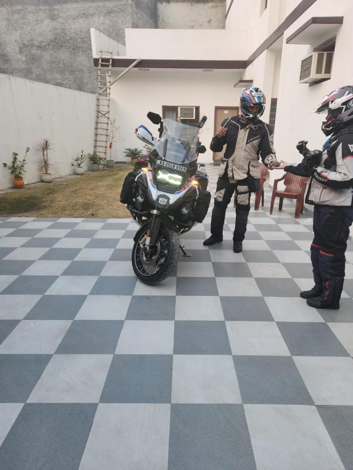 Bed & Breakfast Roop Niwas