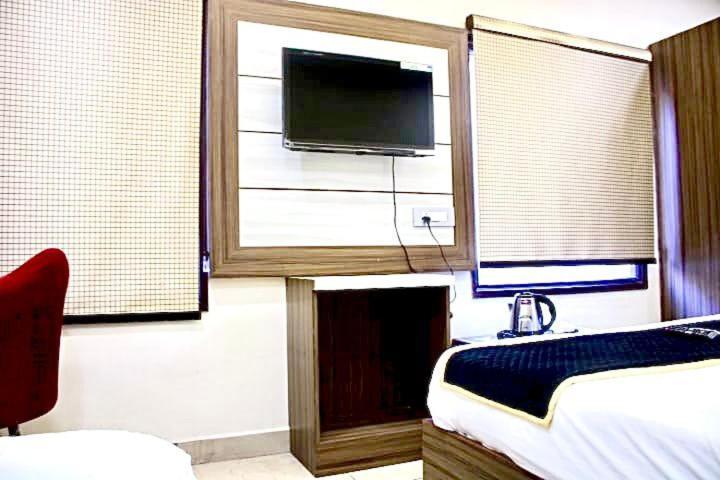 Blackwood Near Golden Temple -140 Mtrs Hotel 3*