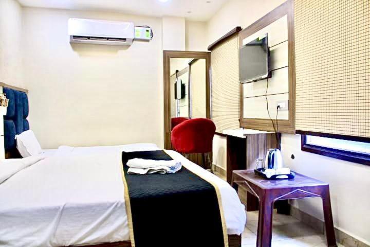 Hotel Blackwood Near Golden Temple -140 Mtrs 3*