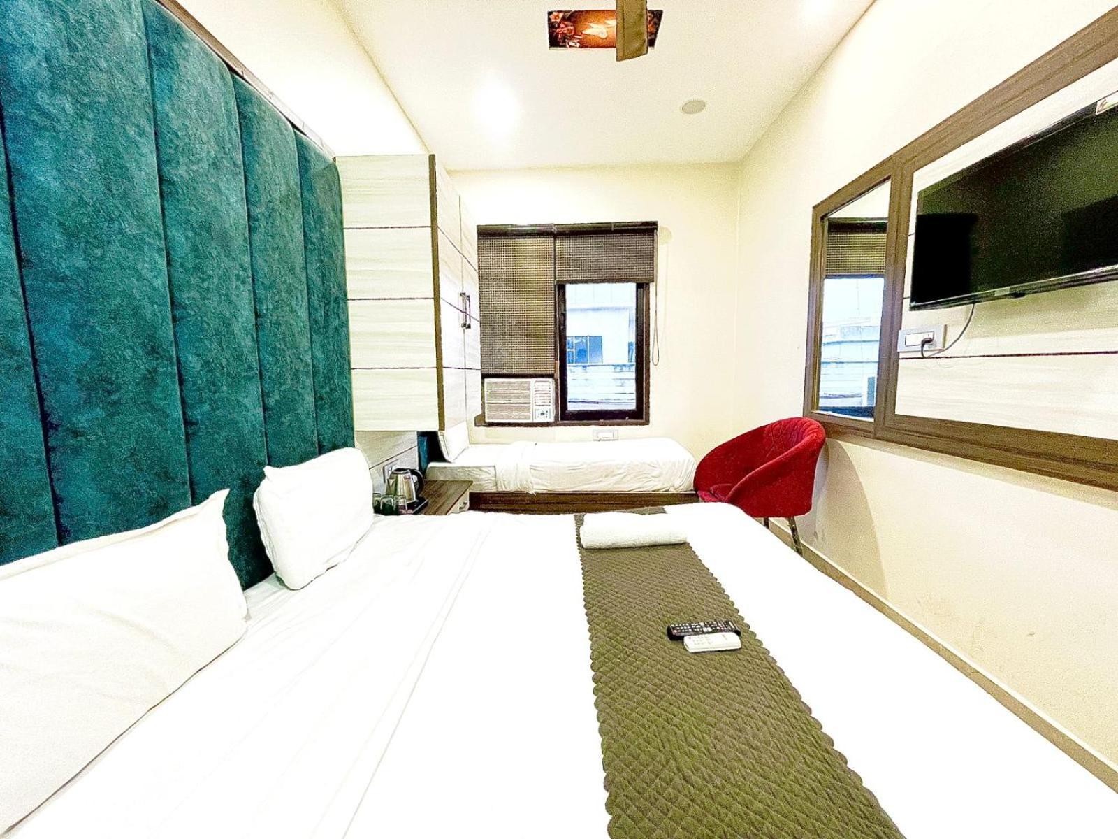 Blackwood Near Golden Temple -140 Mtrs Hotel