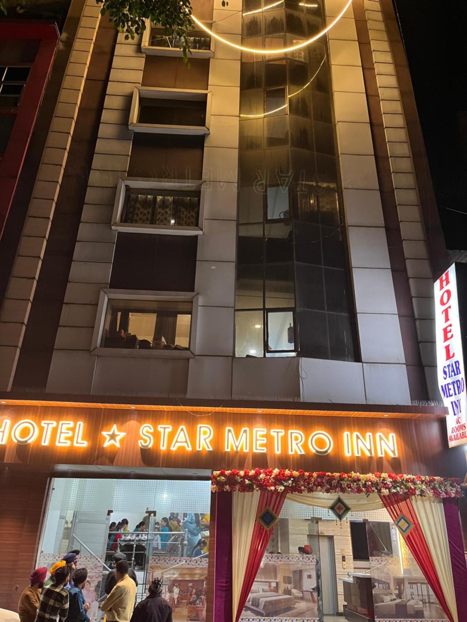 Hotel Star Metro In 3*