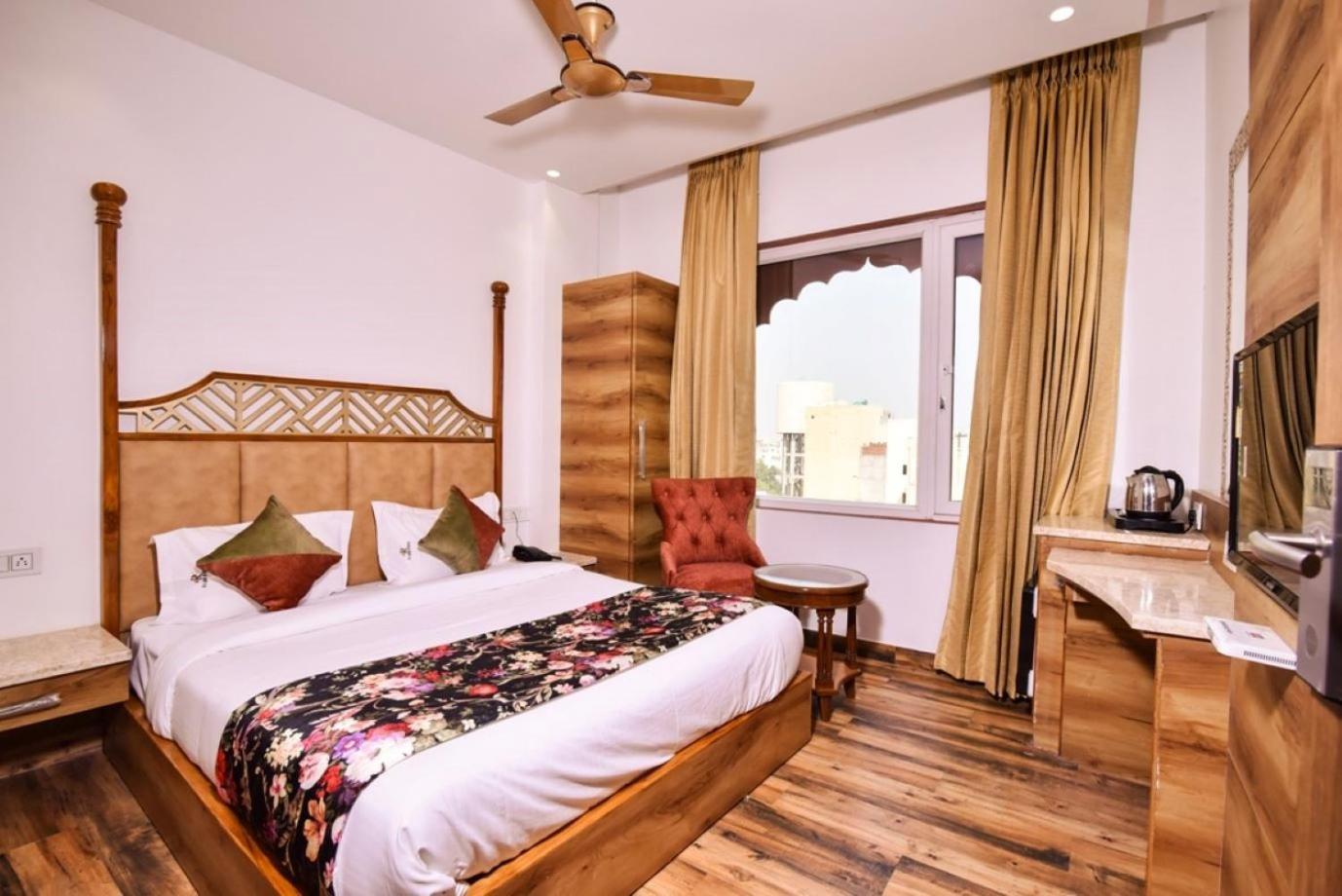 Hotel Rv Golden 50 Mtr From Golden Temple