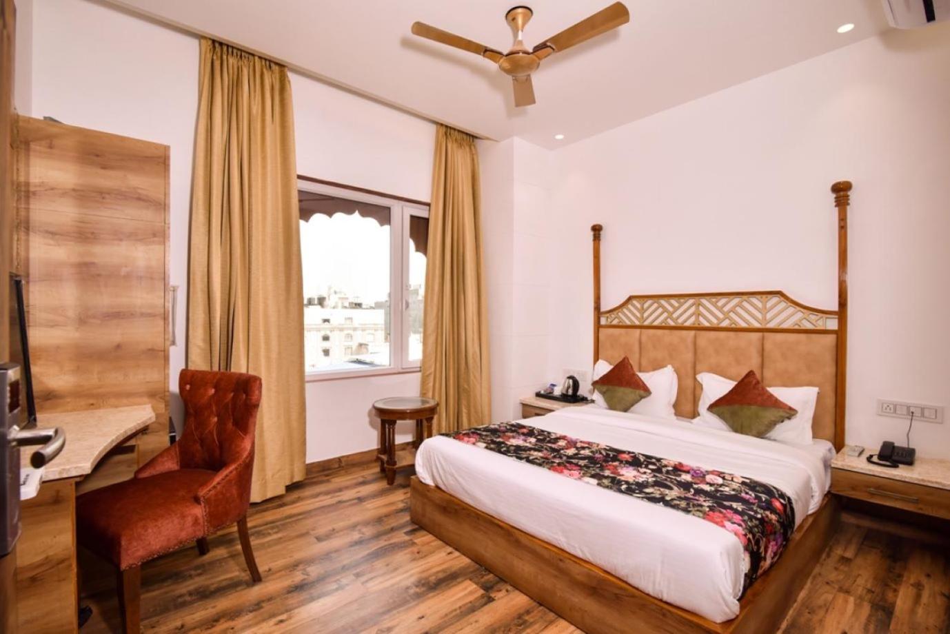 Hotel Rv Golden 50 Mtr From Golden Temple Amritsar