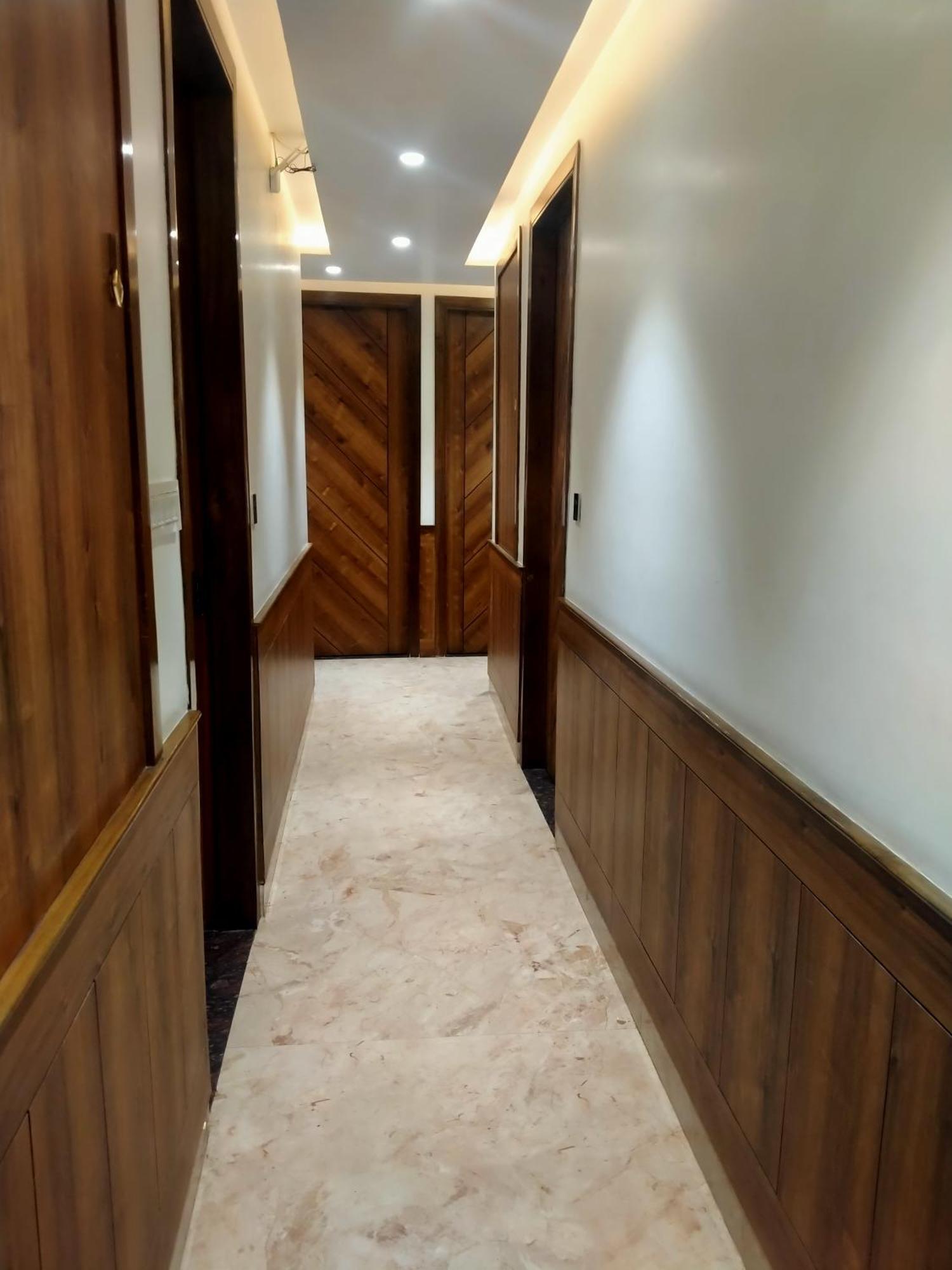 Rv Golden 50 Mtr From Golden Temple Hotel Amritsar
