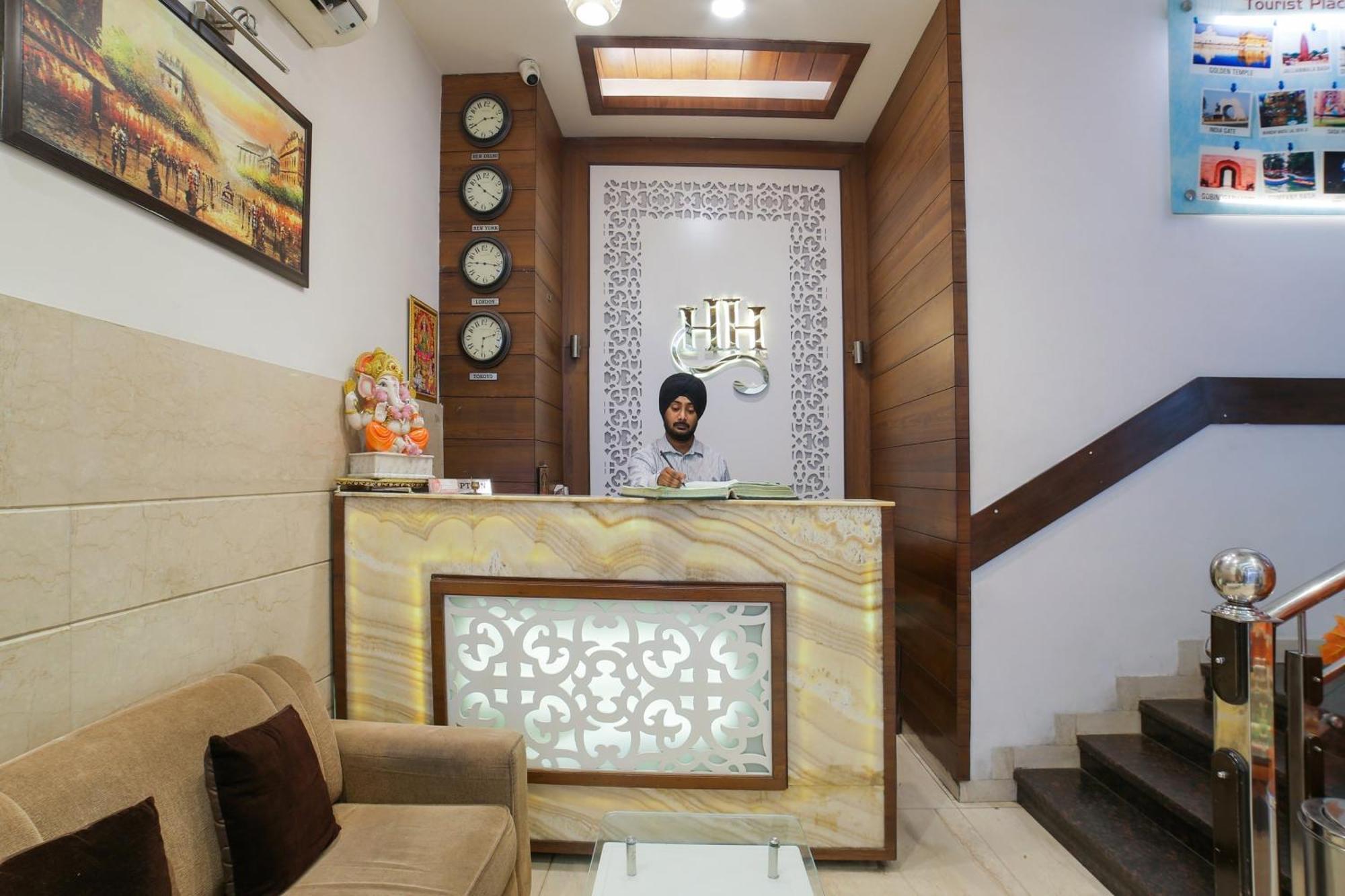 Super Townhouse Hollywood Heights Amritsar
