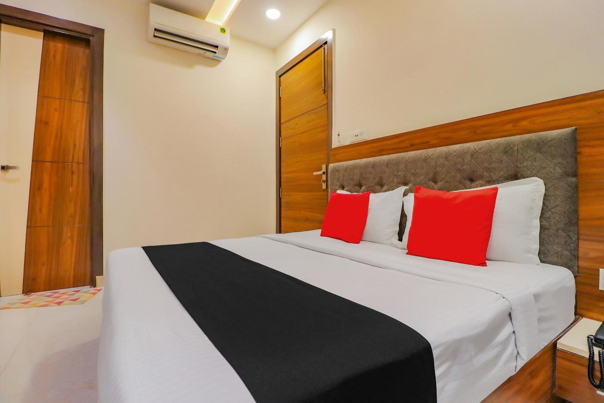 Capital O Western Galaxy Hotel