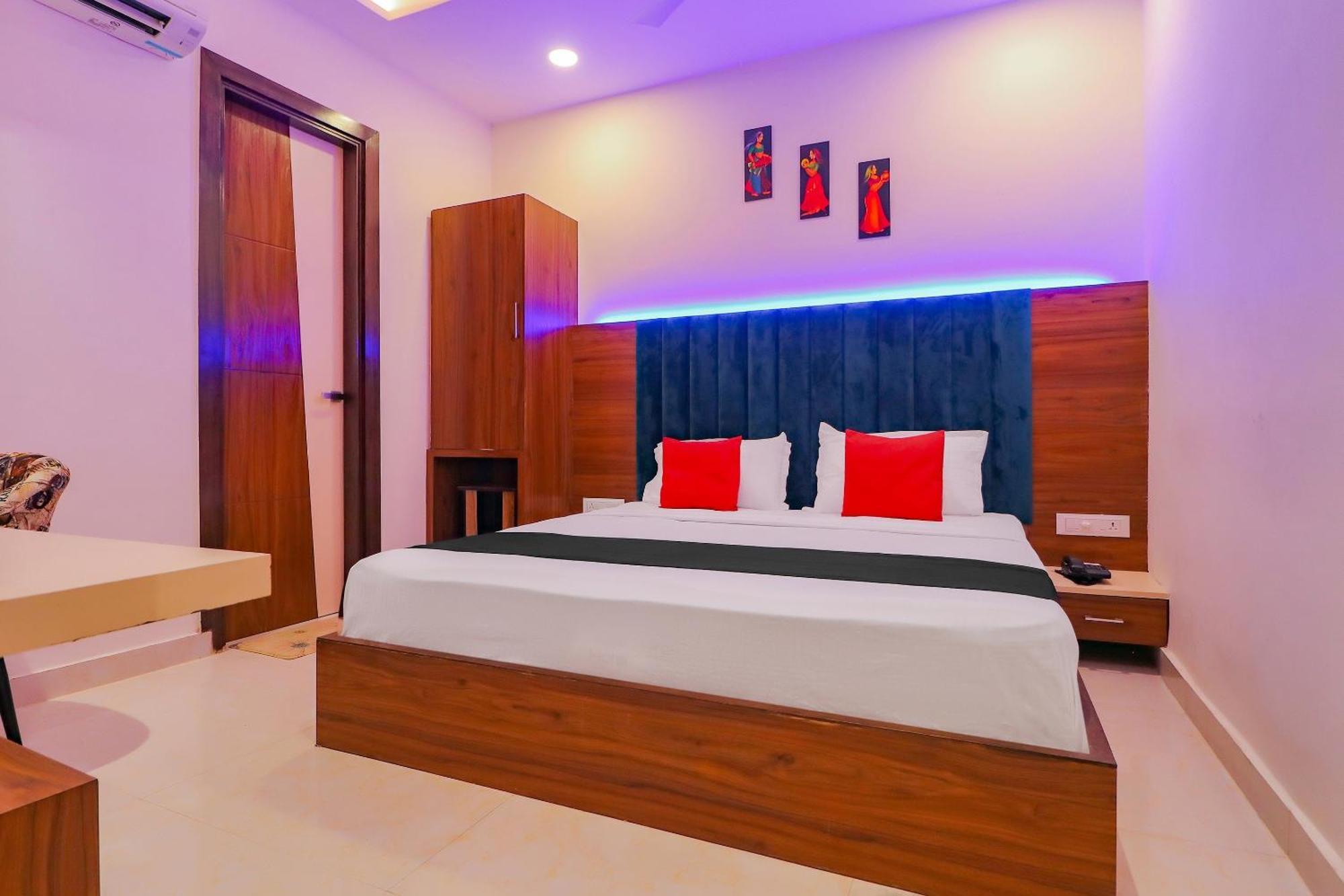 Capital O Western Galaxy Hotel 3*