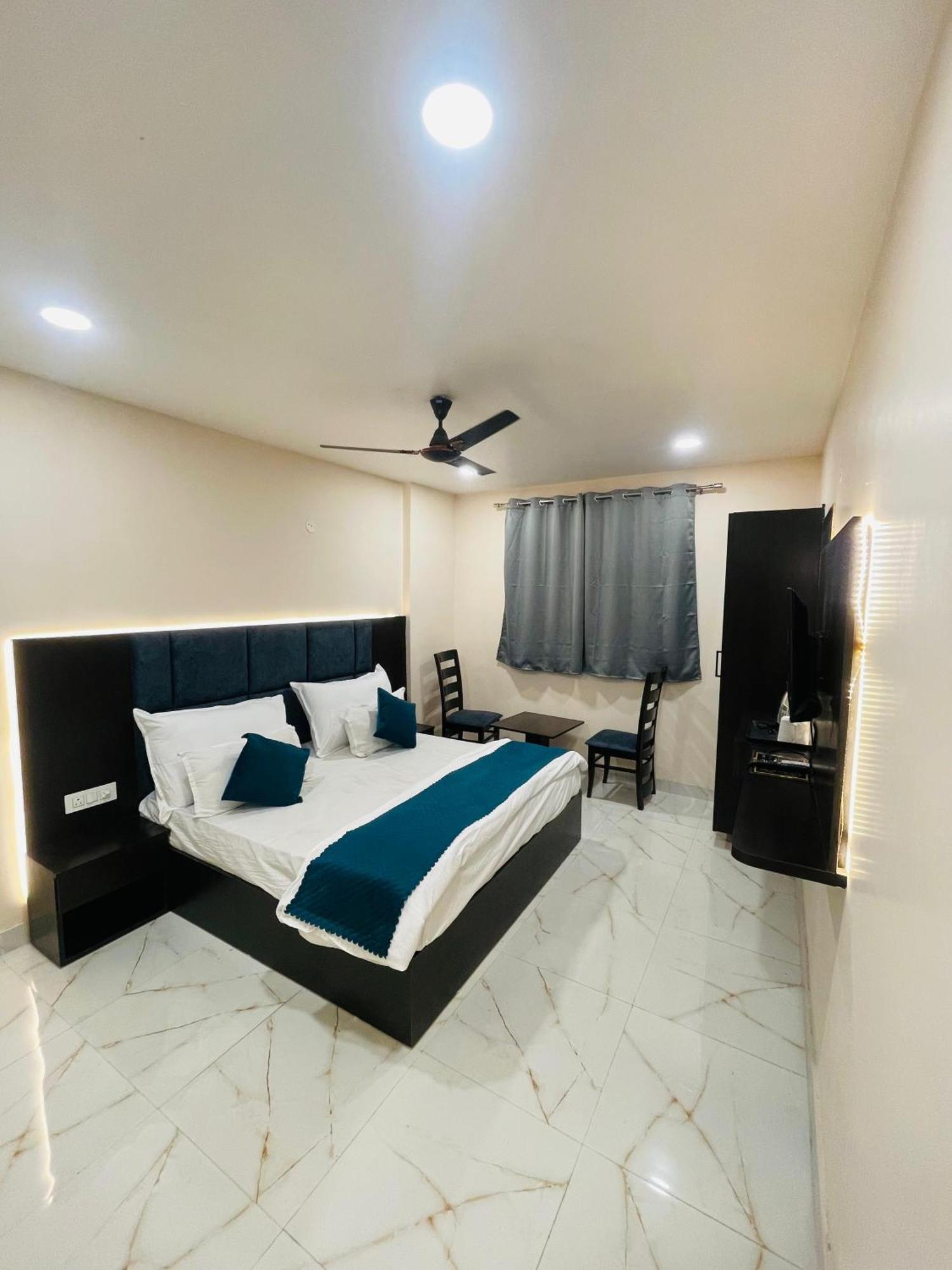 Coastal Royale Hotel