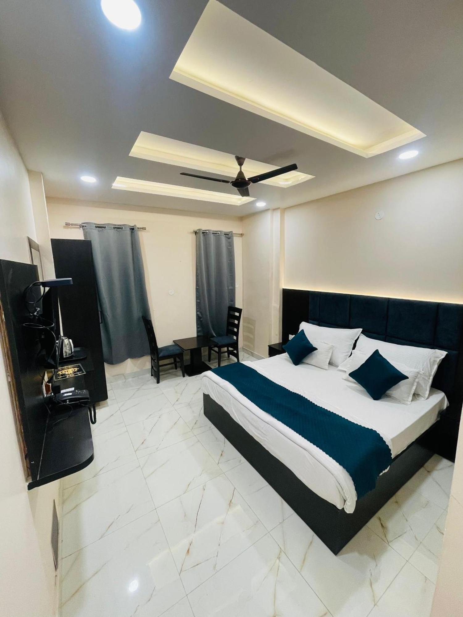 Coastal Royale Hotel