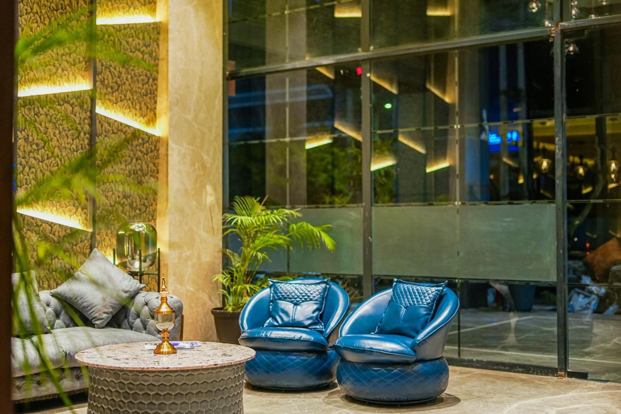 Levelup Signature Hotel 4*
