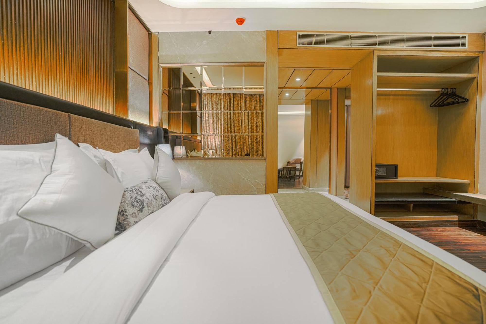 Levelup Signature Hotel 4*