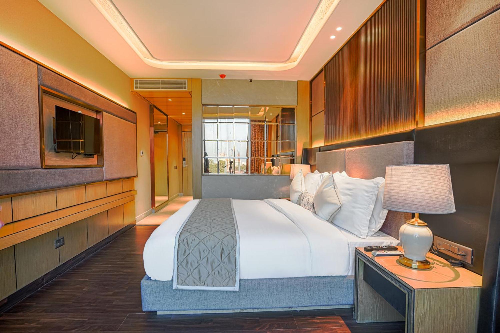 Levelup Signature Hotel 4*