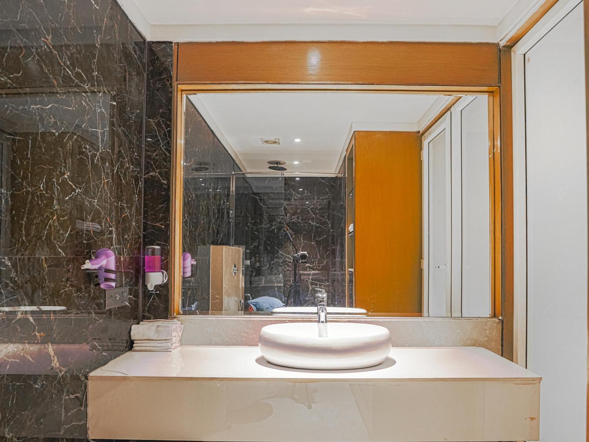 Levelup Signature Hotel 4*