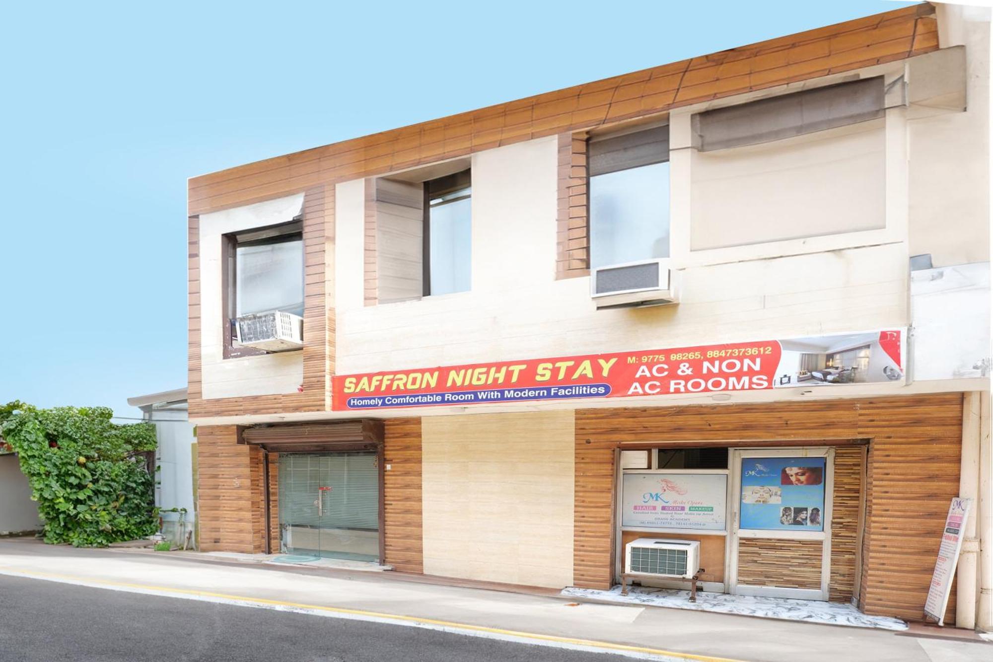 O Saffron Night Hotel 4*