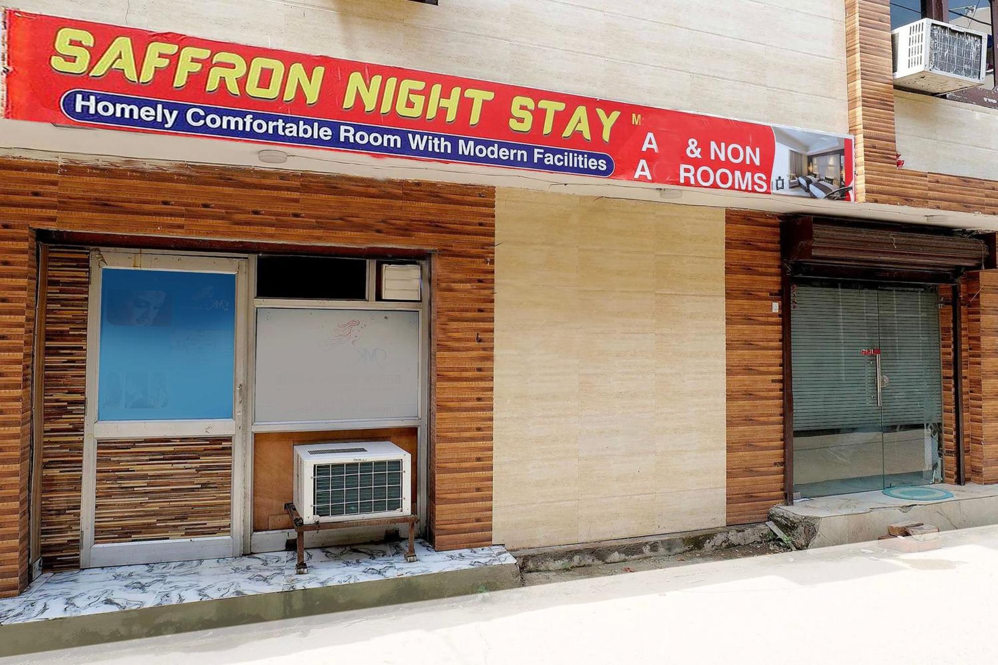 O Saffron Night Hotel 4*