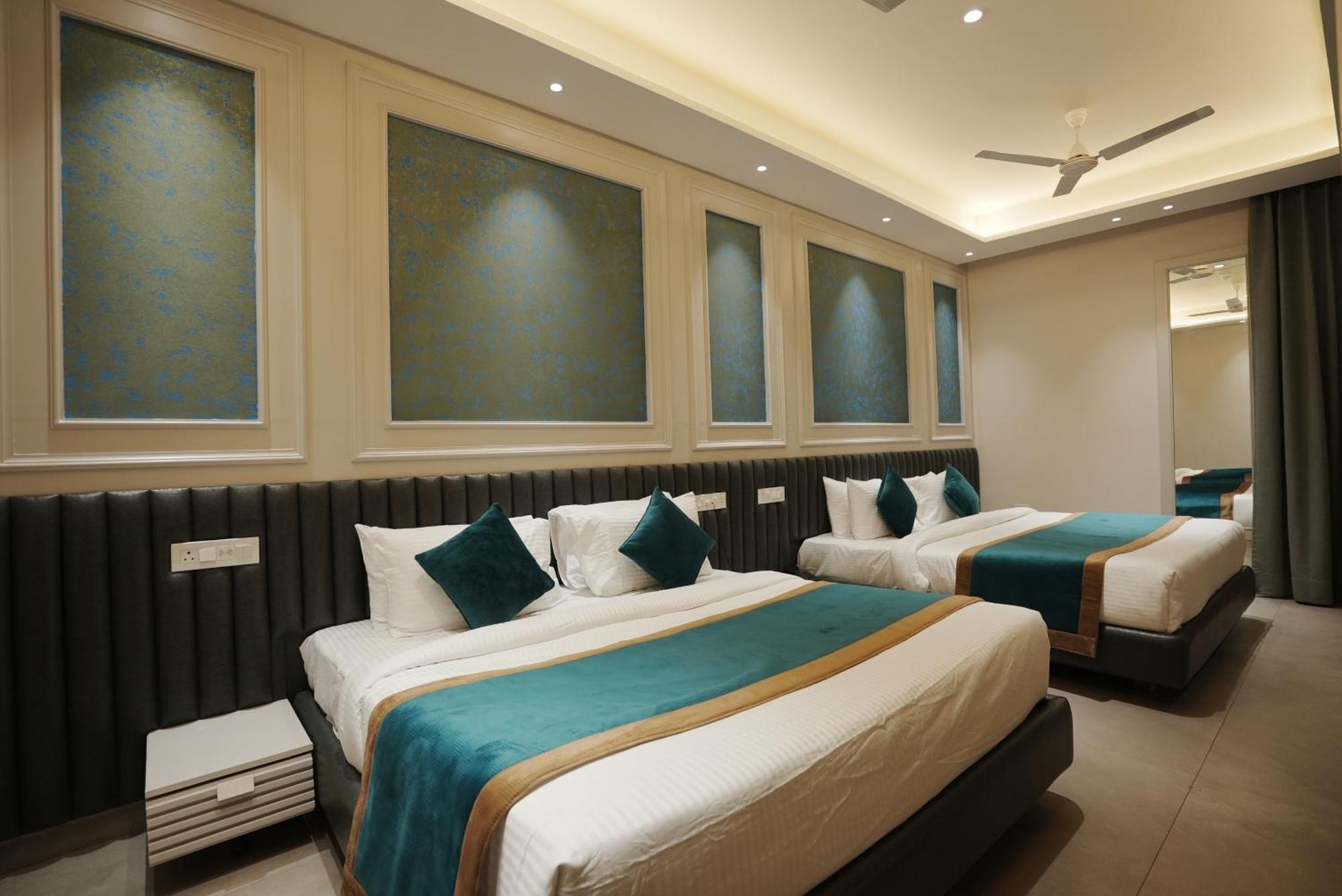 Moon Just 2 Min Walk From Golden Temple & Jallianwala Bagh Hotel 3*
