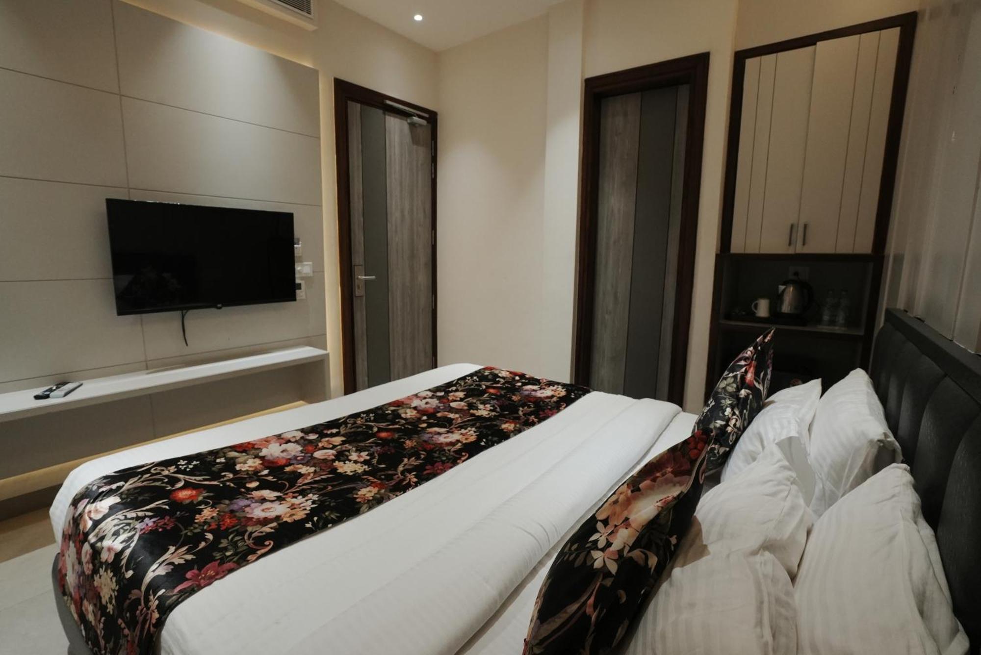 Hotel Moon Just 2 Min Walk From Golden Temple & Jallianwala Bagh Amritsar