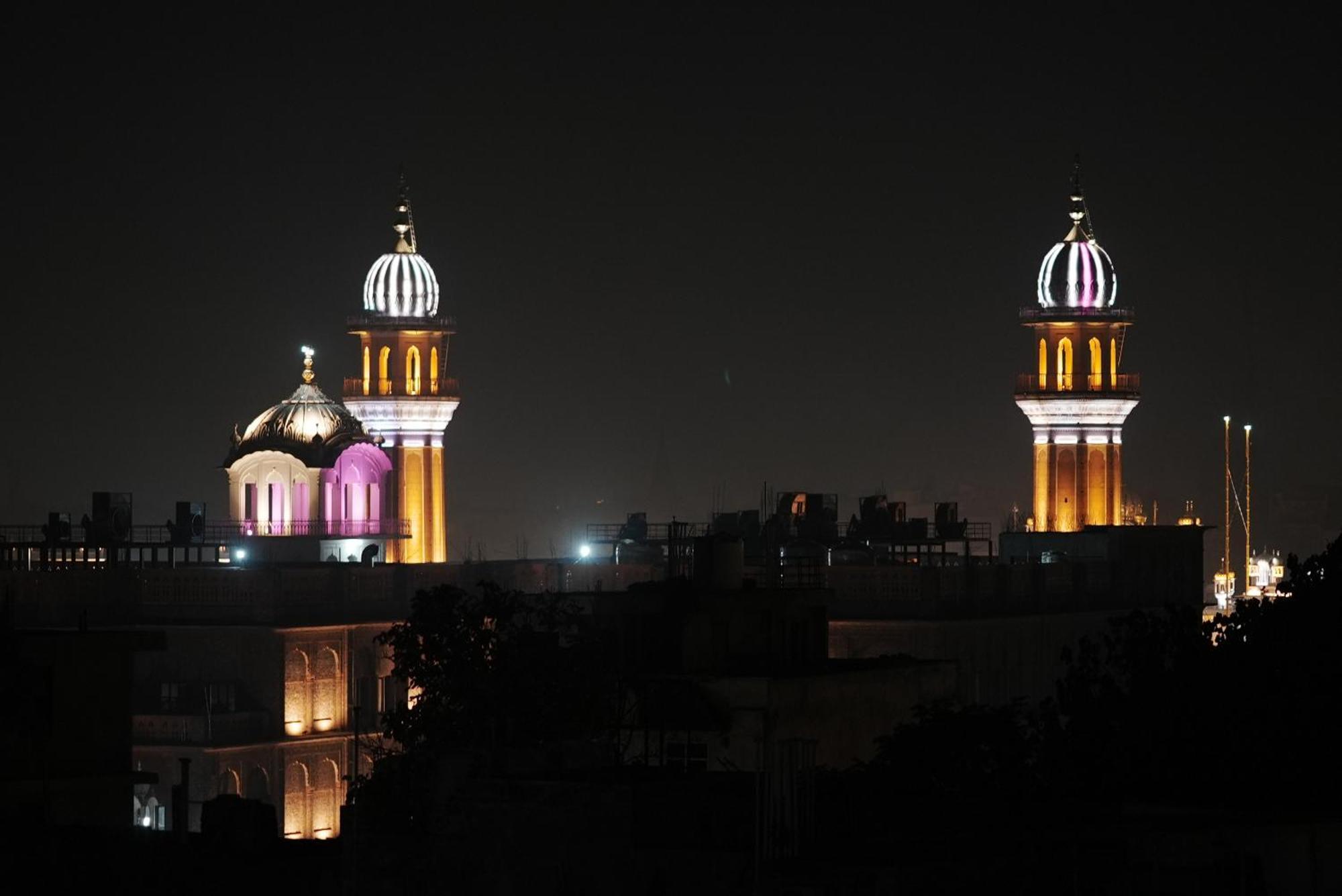 Hotel Moon Just 2 Min Walk From Golden Temple & Jallianwala Bagh