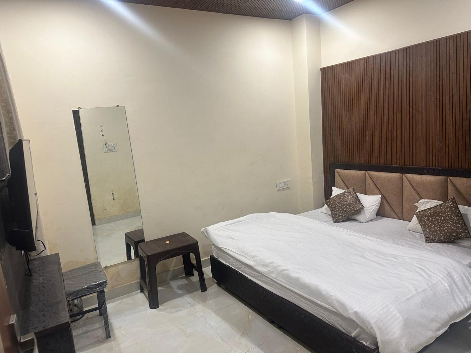 Royal Stars Hotel 3*