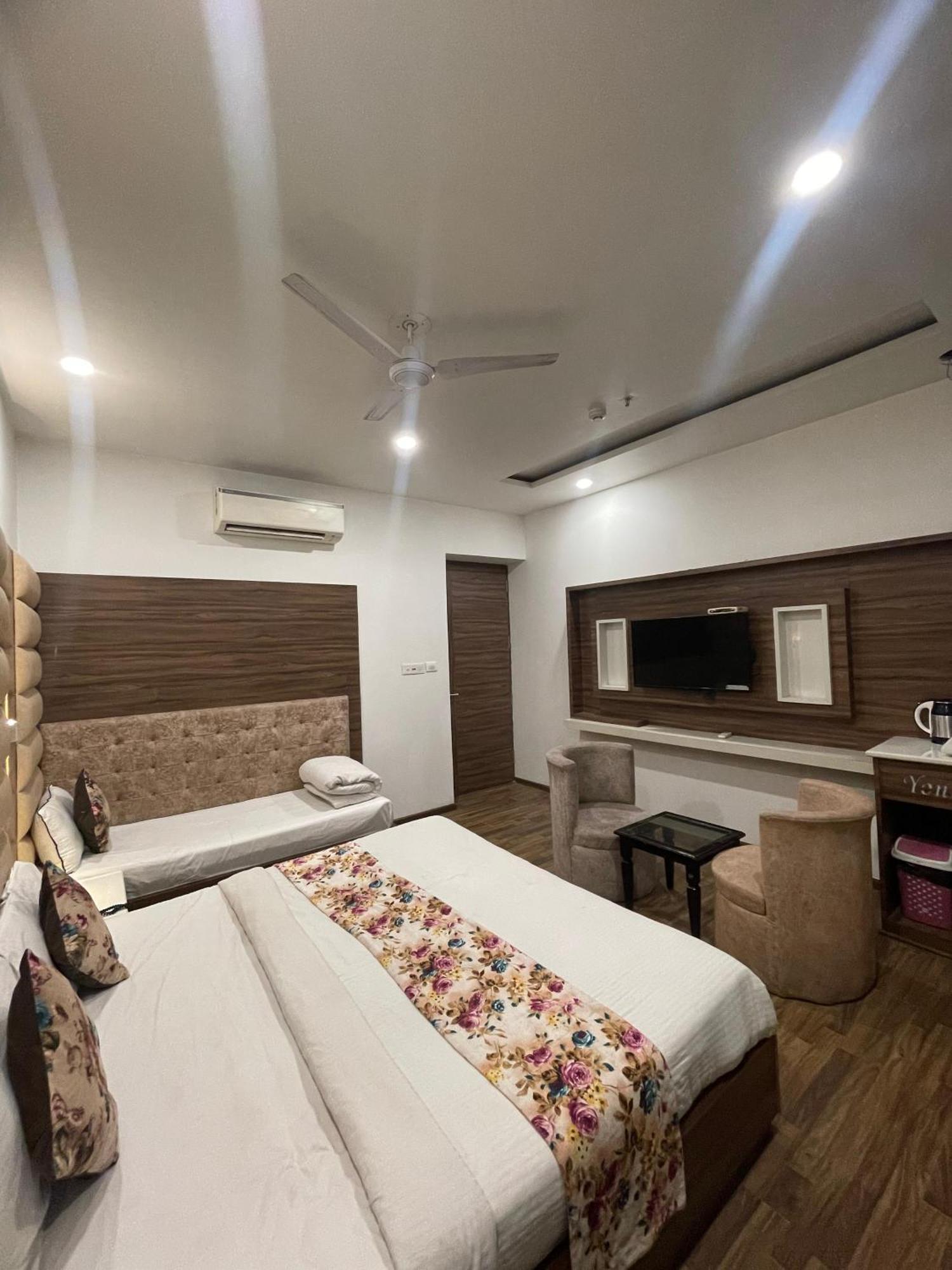 Hotel Yonit 4*