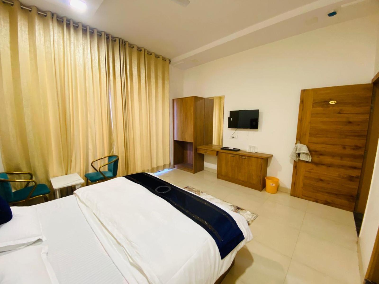 Hotel Ry Luxuries 3*