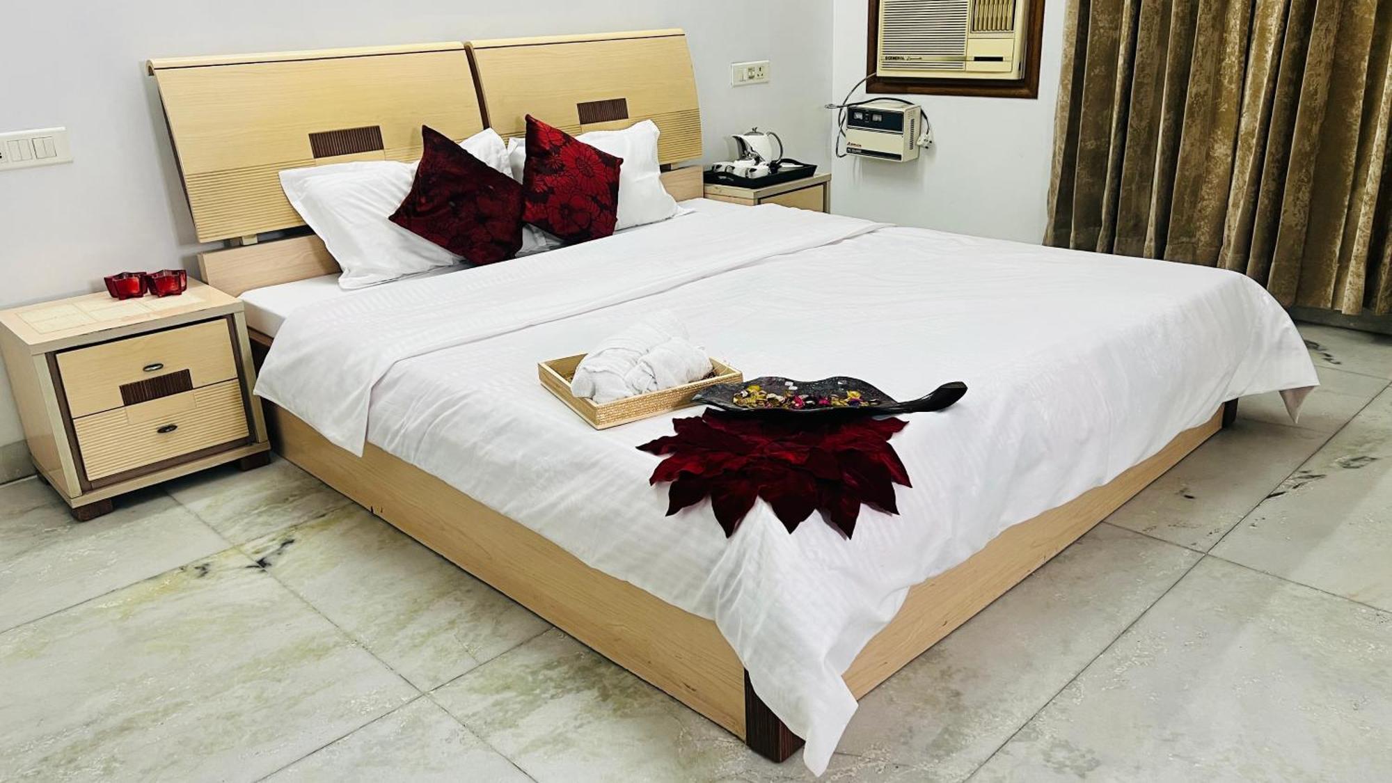 The Lawn House : 3bhk Furnished With Lawn Villa Amritsar