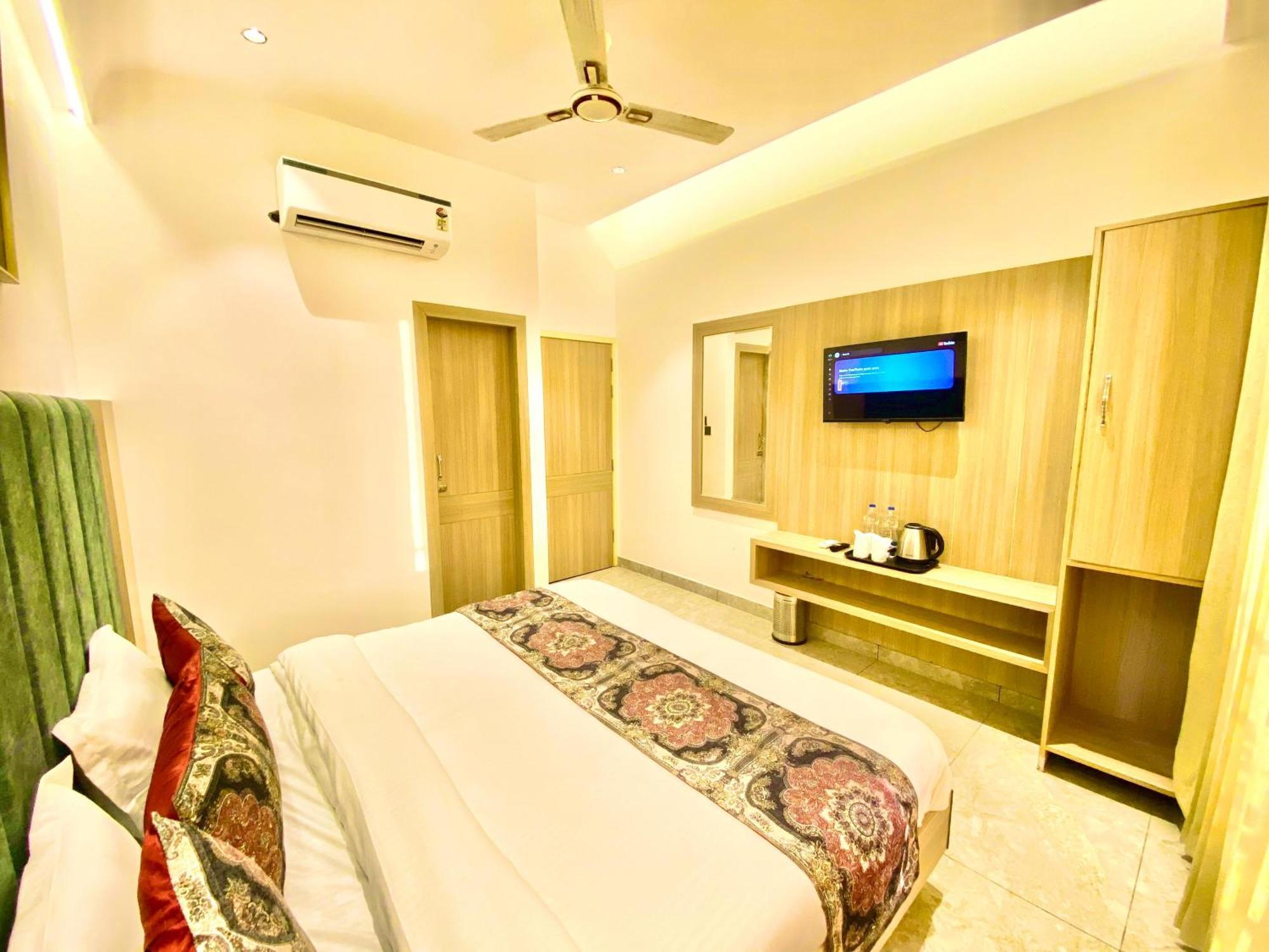 Hotel Park Plaza Near Golden Temple Amritsar