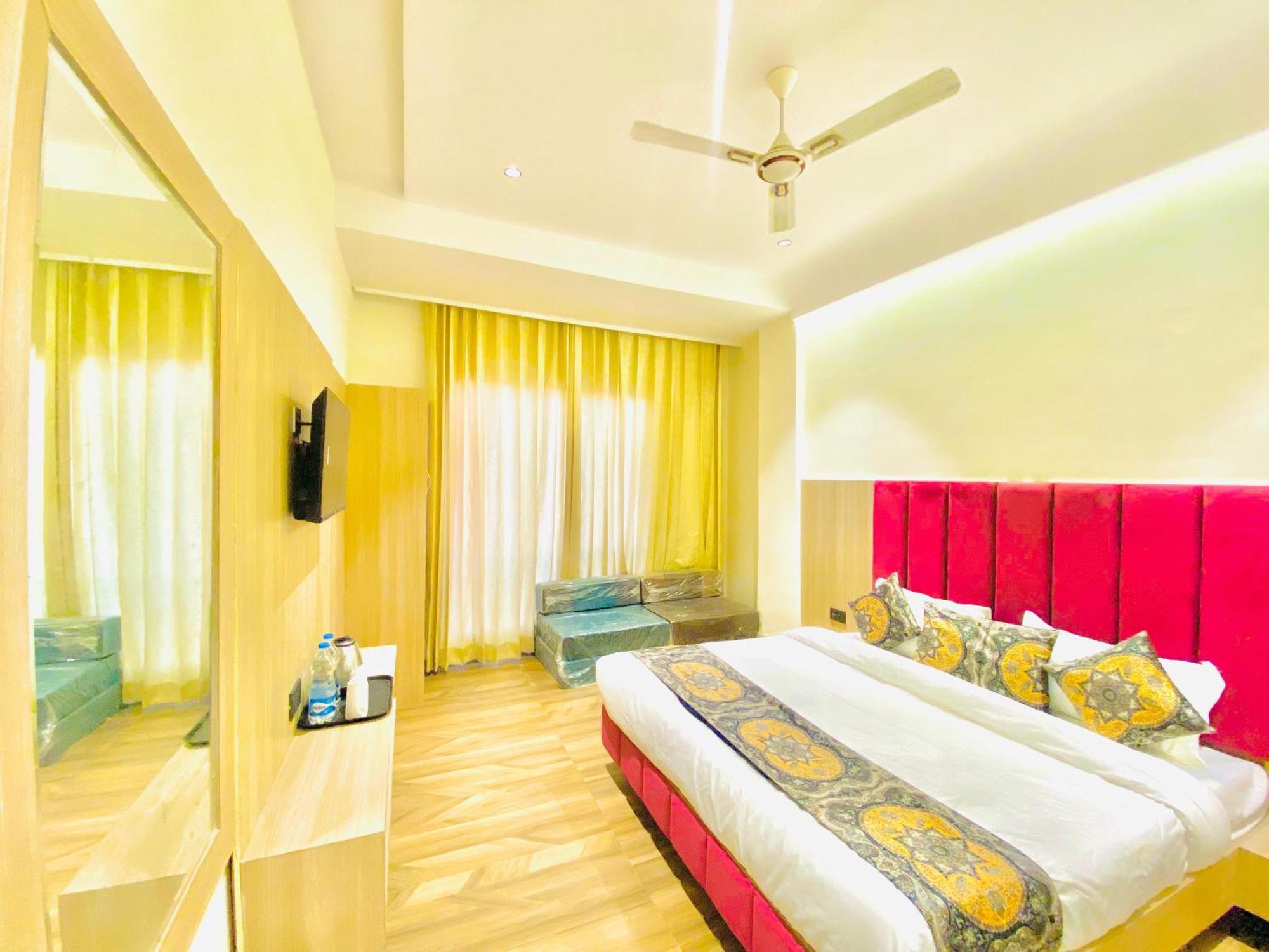 Park Plaza Near Golden Temple Hotel