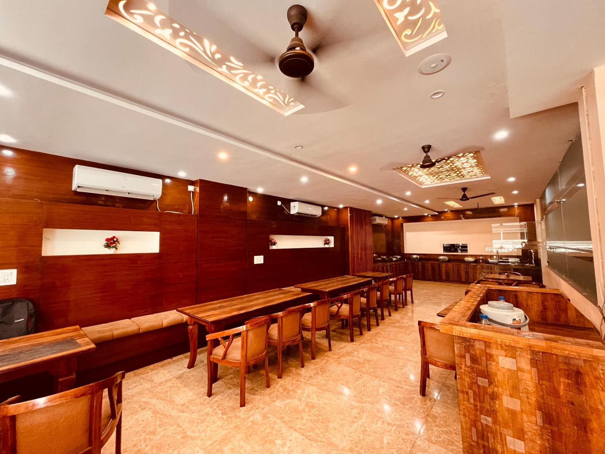 Golden Temple View By La Casa, #top Rated #most Awarded #swimming Pool #prime Location #luxury #parking #rooftop Cafe 4*