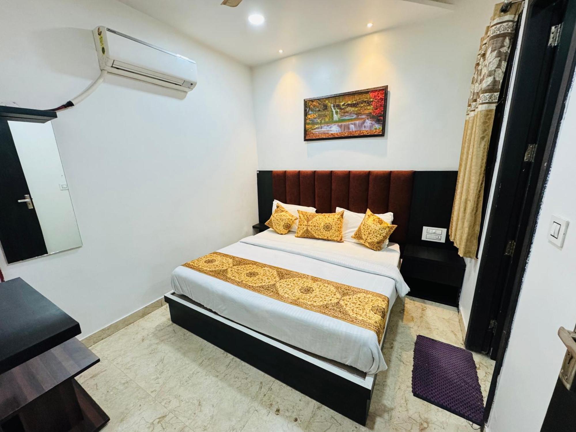 Yuvraj Residency - 1minute Walking From Golden Temple Amritsar