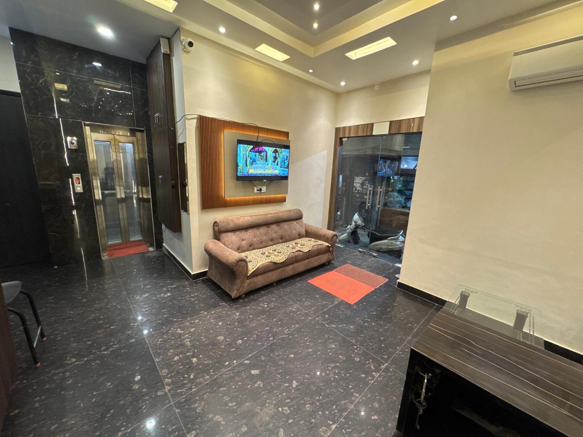 Yuvraj Residency - 1minute Walking From Golden Temple 3* Amritsar