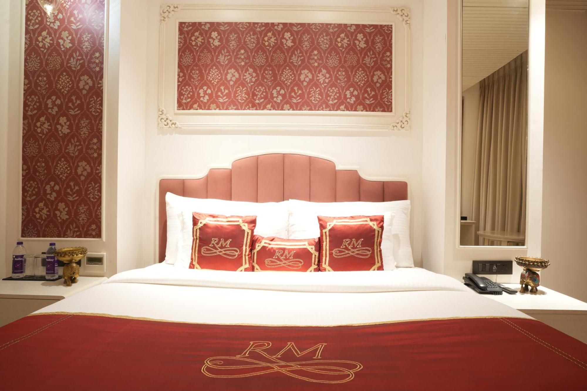 Stamps Red Martin By Eight Continents - 70 Steps From Golden Temple Hotel Amritsar