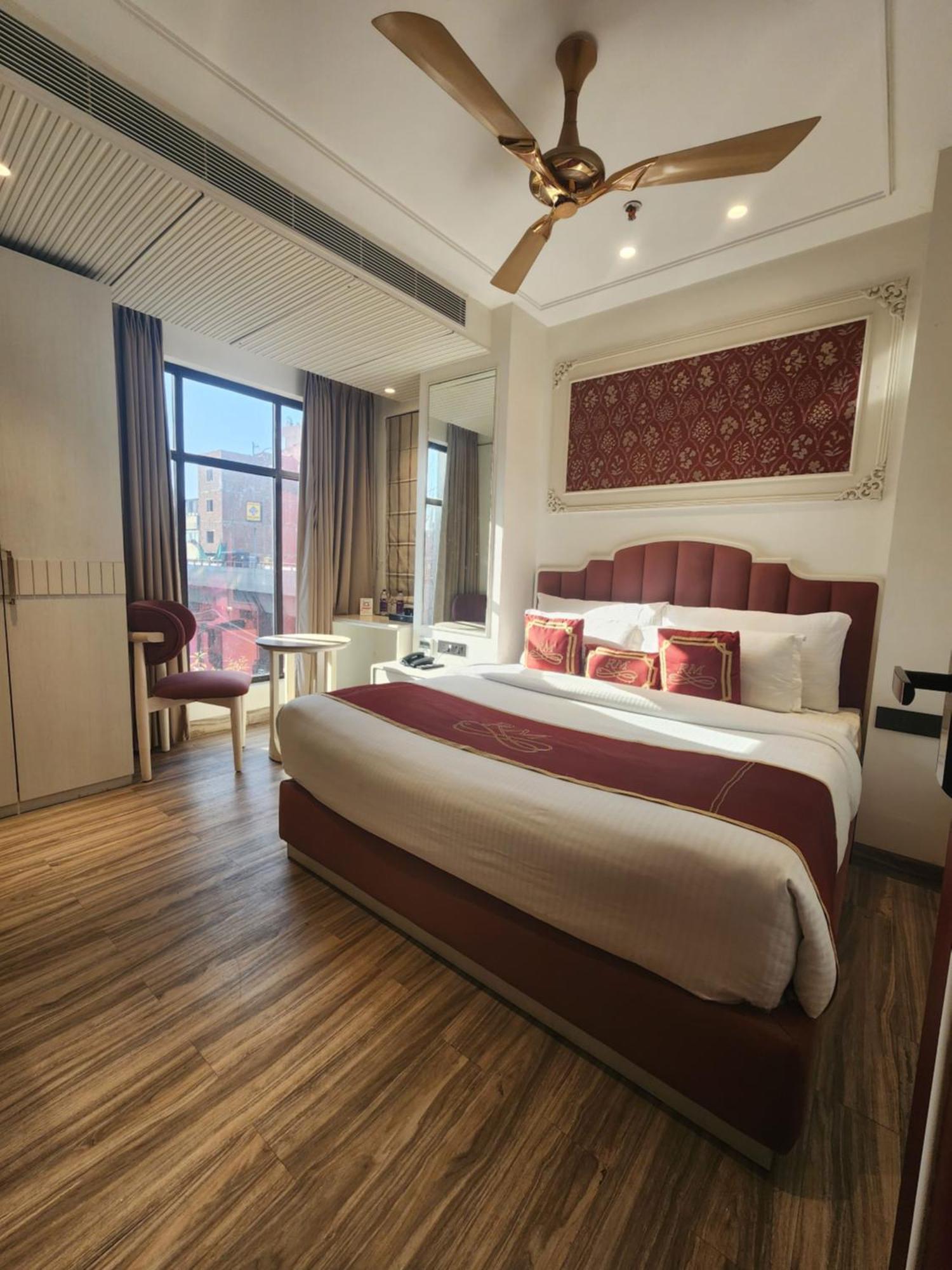Hotel Stamps Red Martin By Eight Continents - 70 Steps From Golden Temple