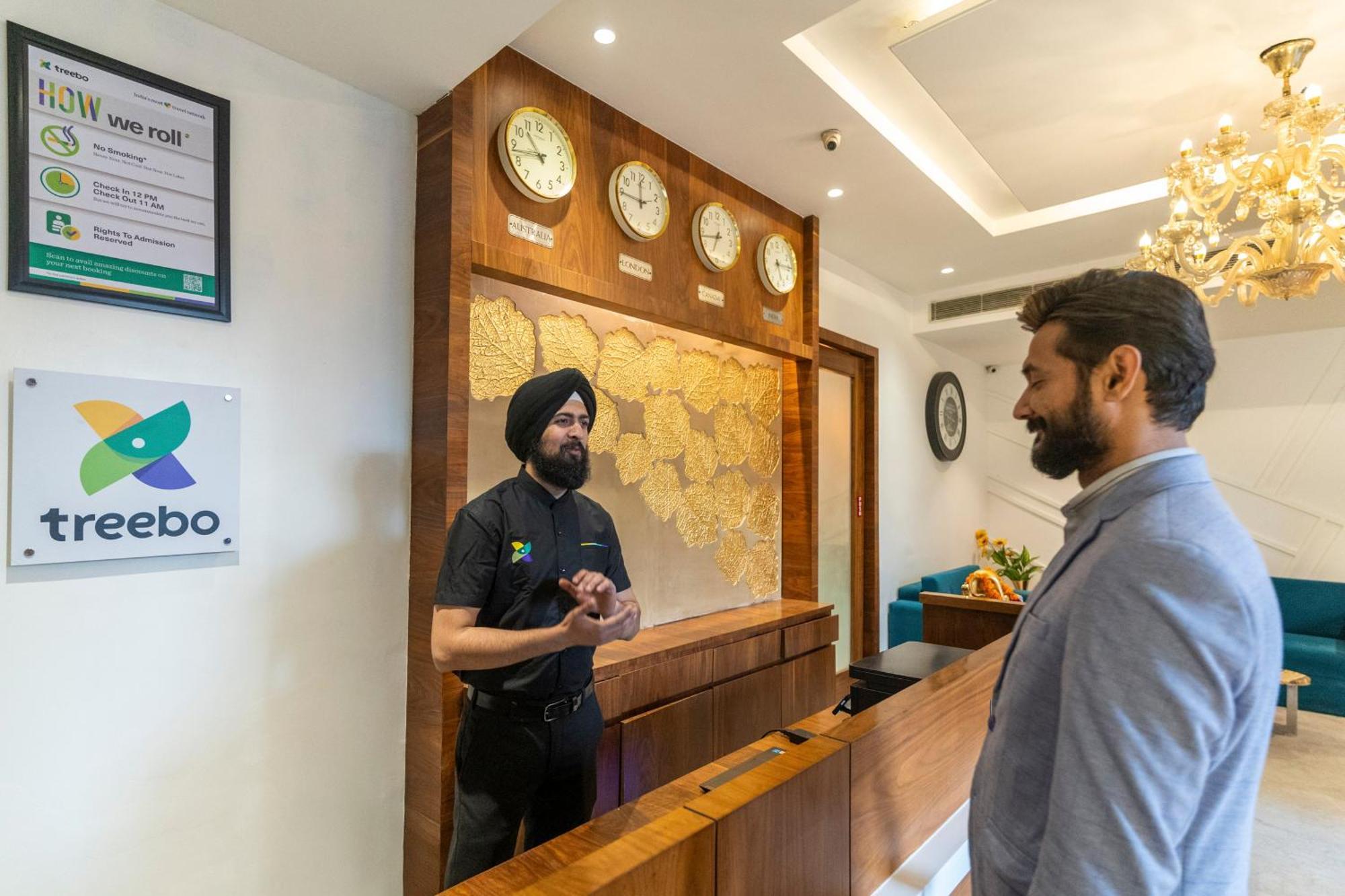 Treebo Premium The Mustard Inn, Lawrence Road Hotel 4*