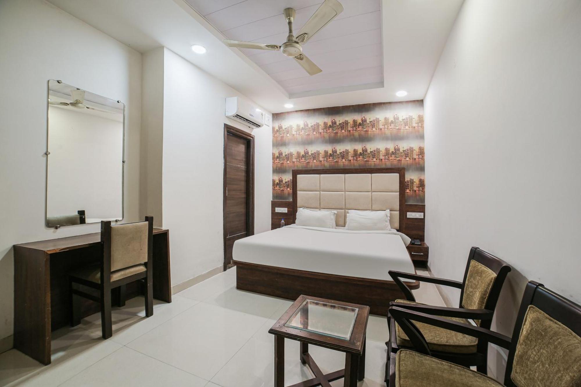 Super Townhouse Hollywood Heights Hotel Amritsar