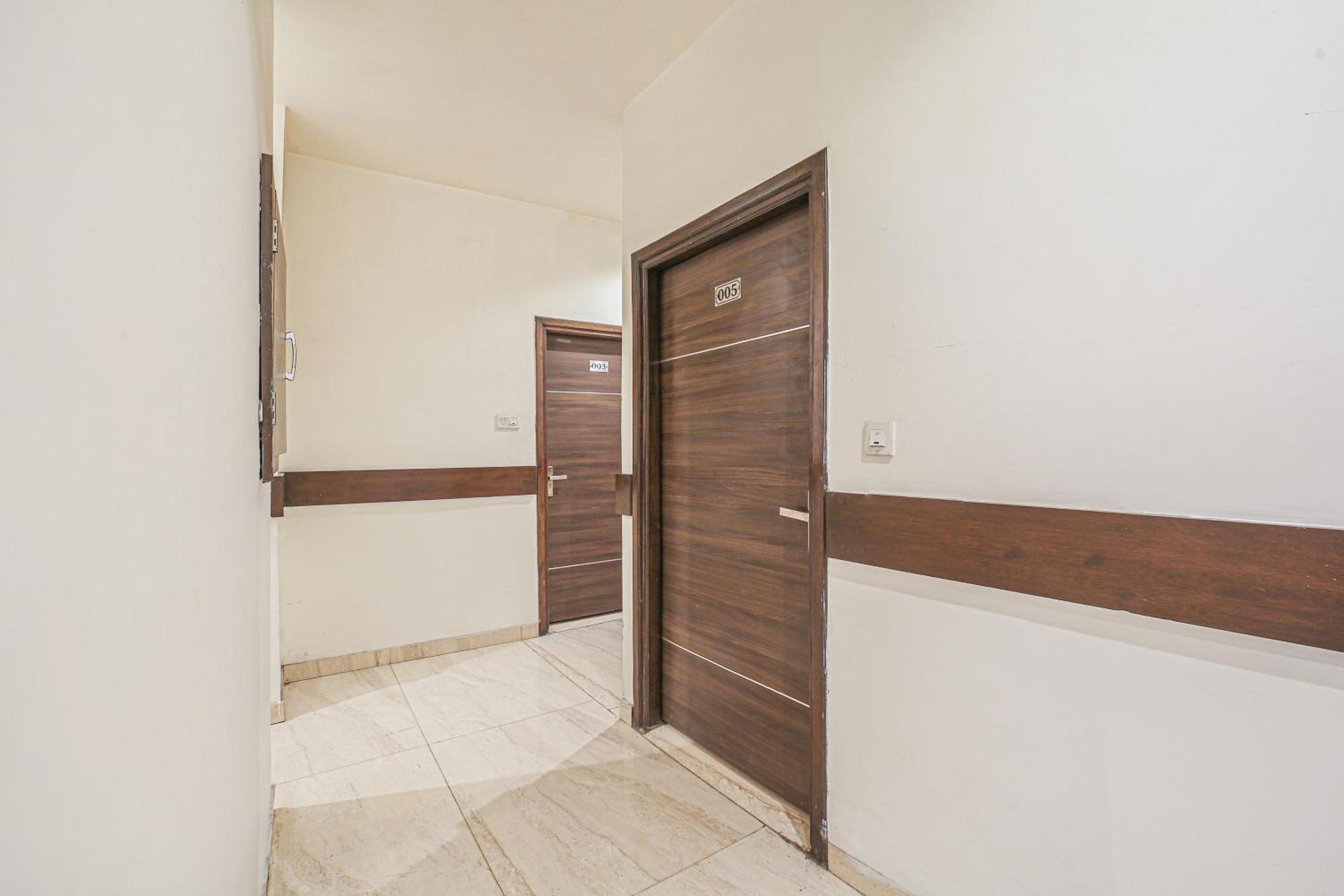 Hotel Super Townhouse Hollywood Heights 4*