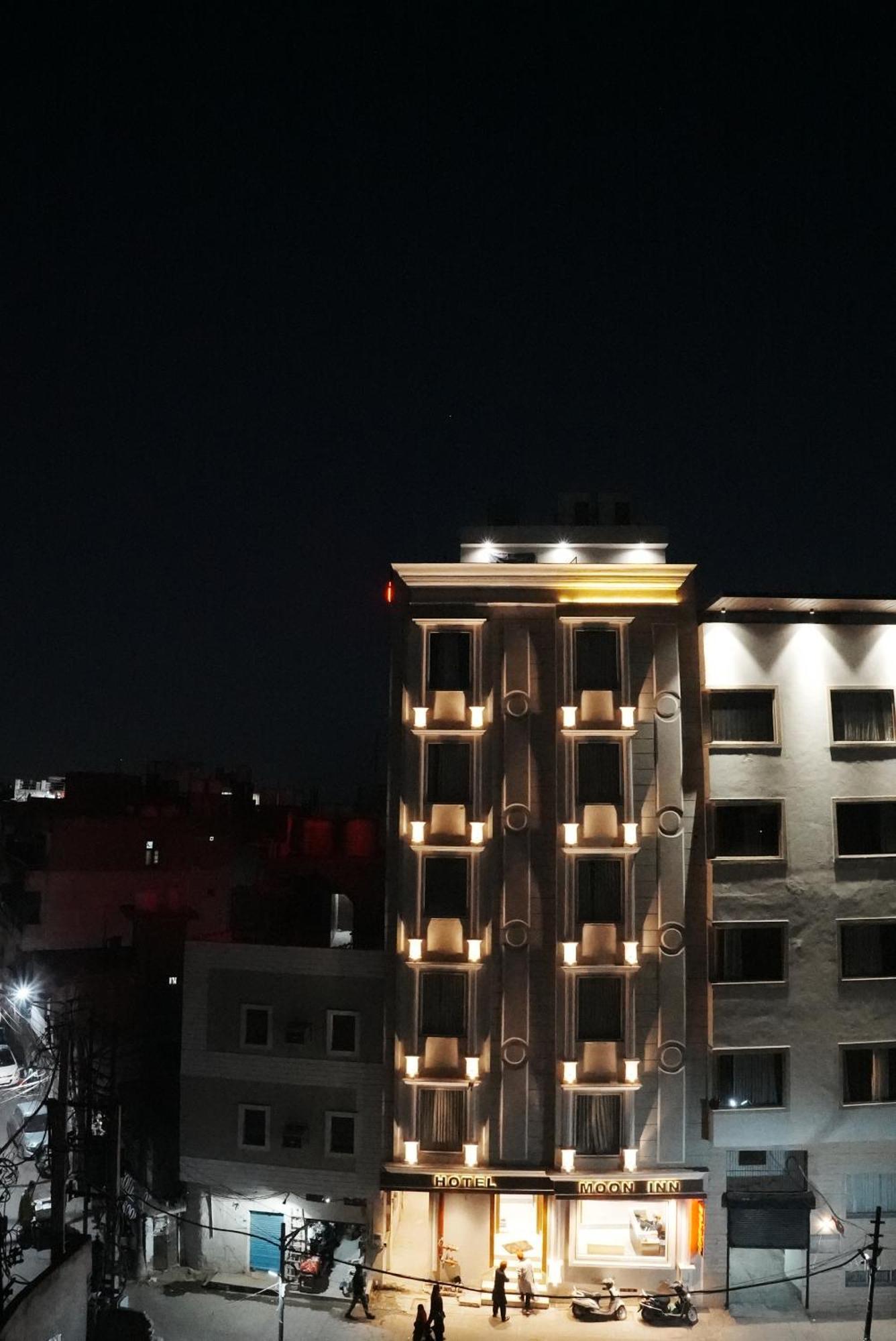 Moon Just 2 Min Walk From Golden Temple & Jallianwala Bagh Hotel 3*