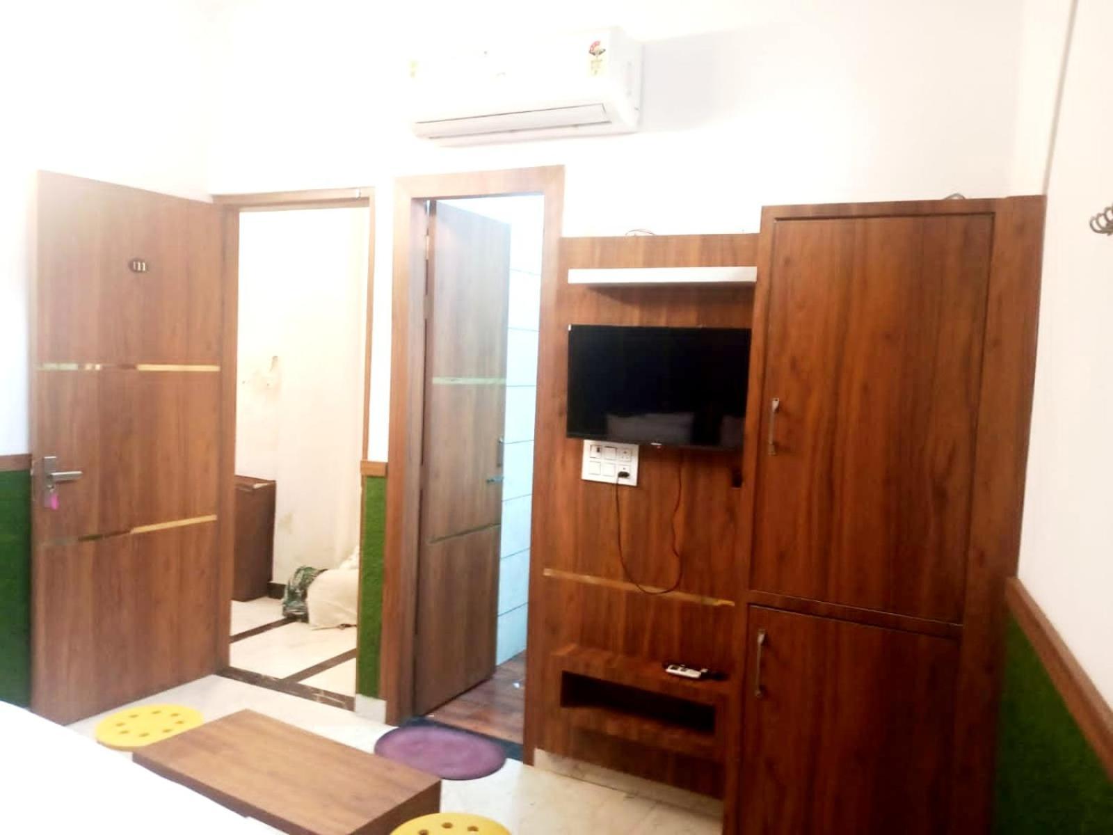 Hotel In Kr Group Of 2*