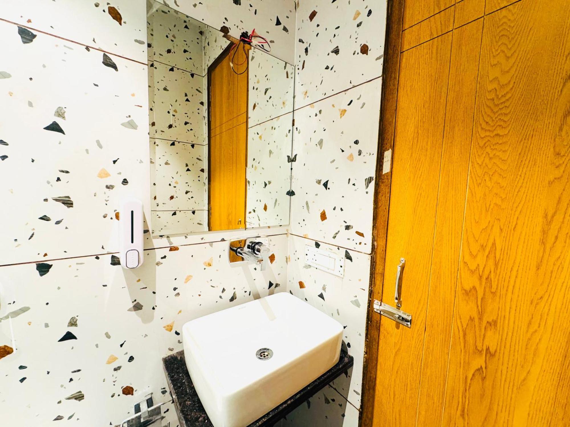 Hotel Mj Marriots - Just 3 Mins From Golden Temple 4*